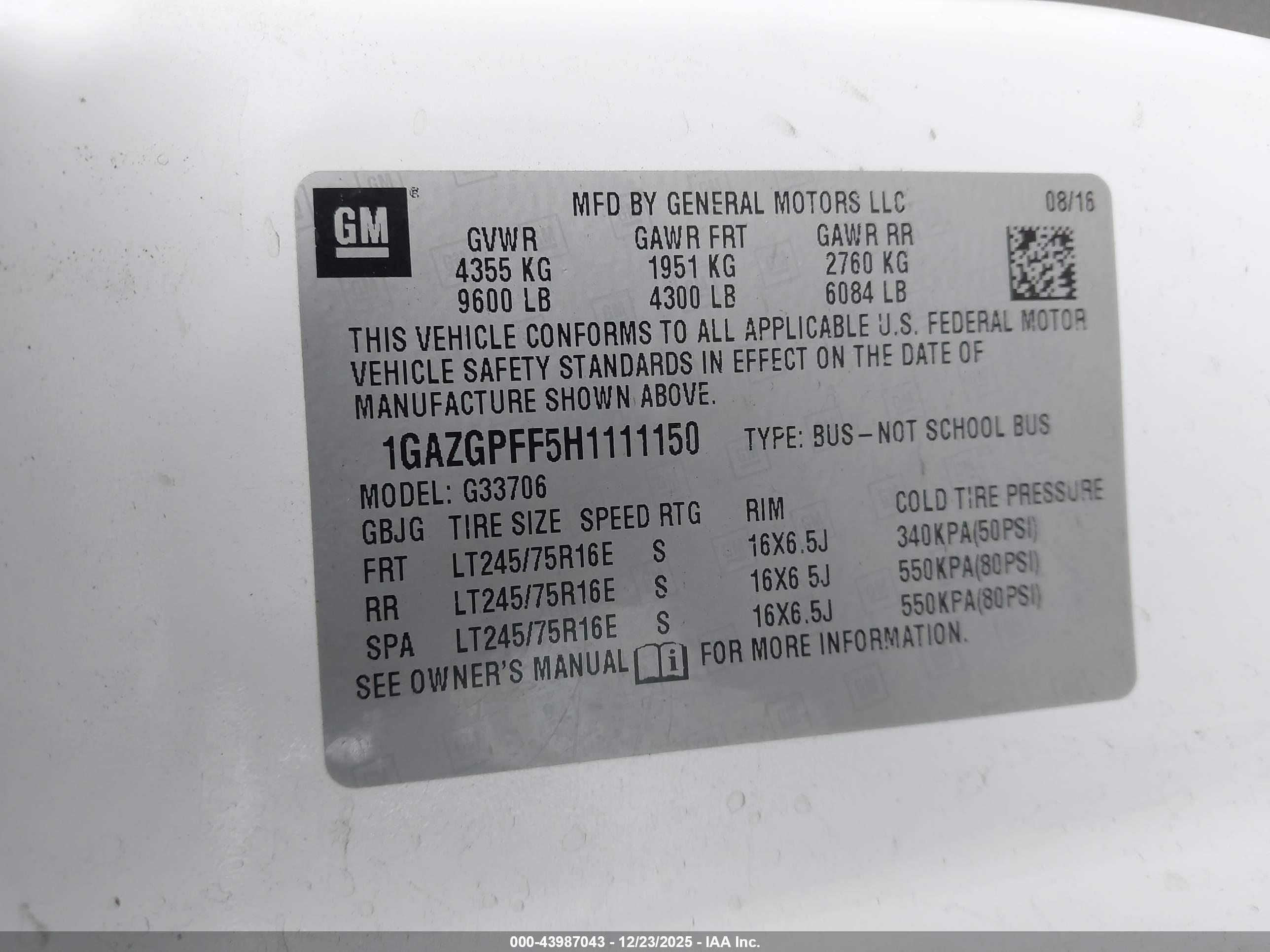 CHEVROLET EXPRESS image 9