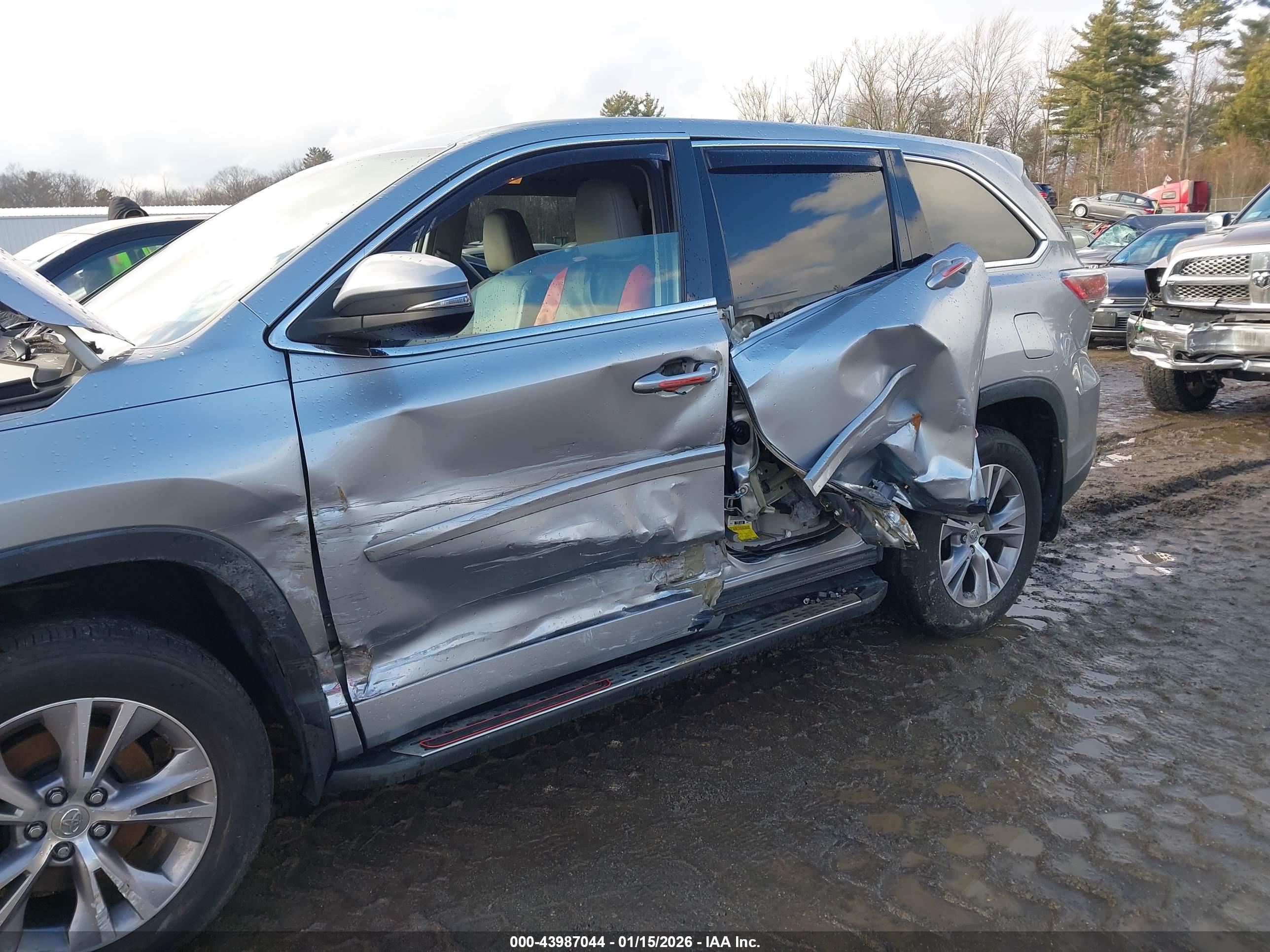 TOYOTA HIGHLANDER image 6