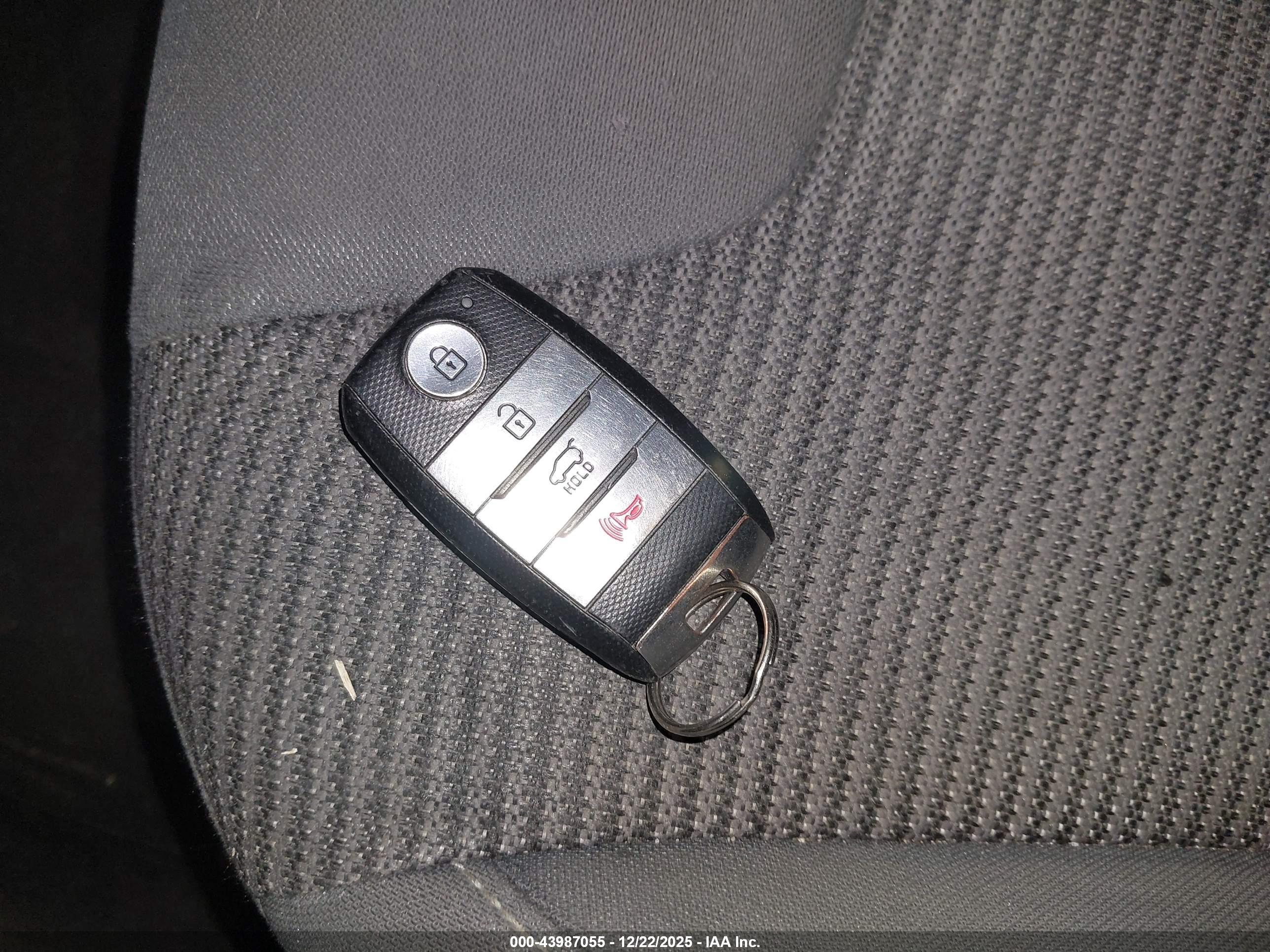 KIA NIRO image 11