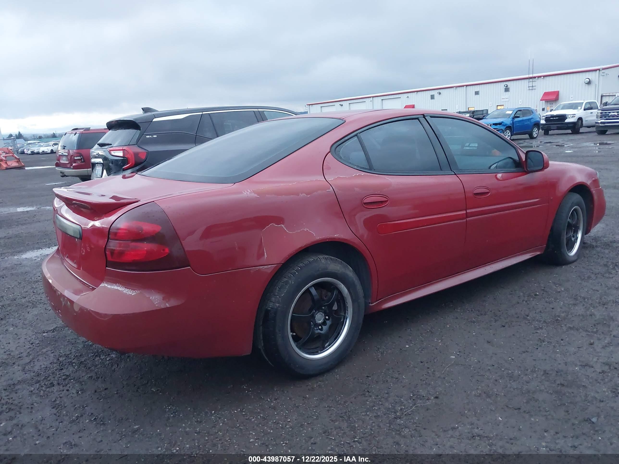 PONTIAC GRAND image 4