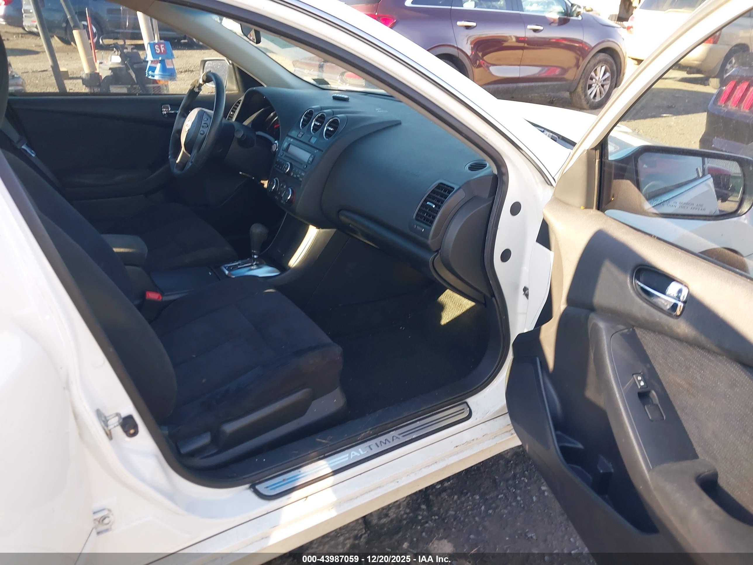 NISSAN ALTIMA image 5