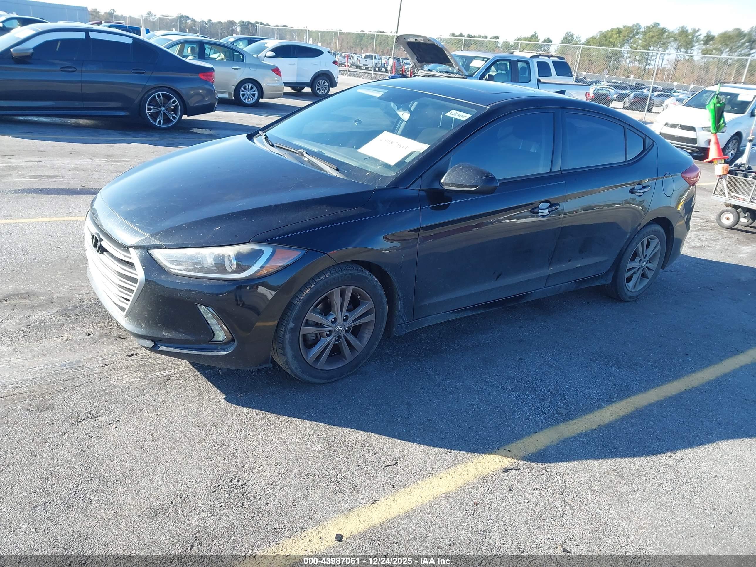 HYUNDAI ELANTRA image 2