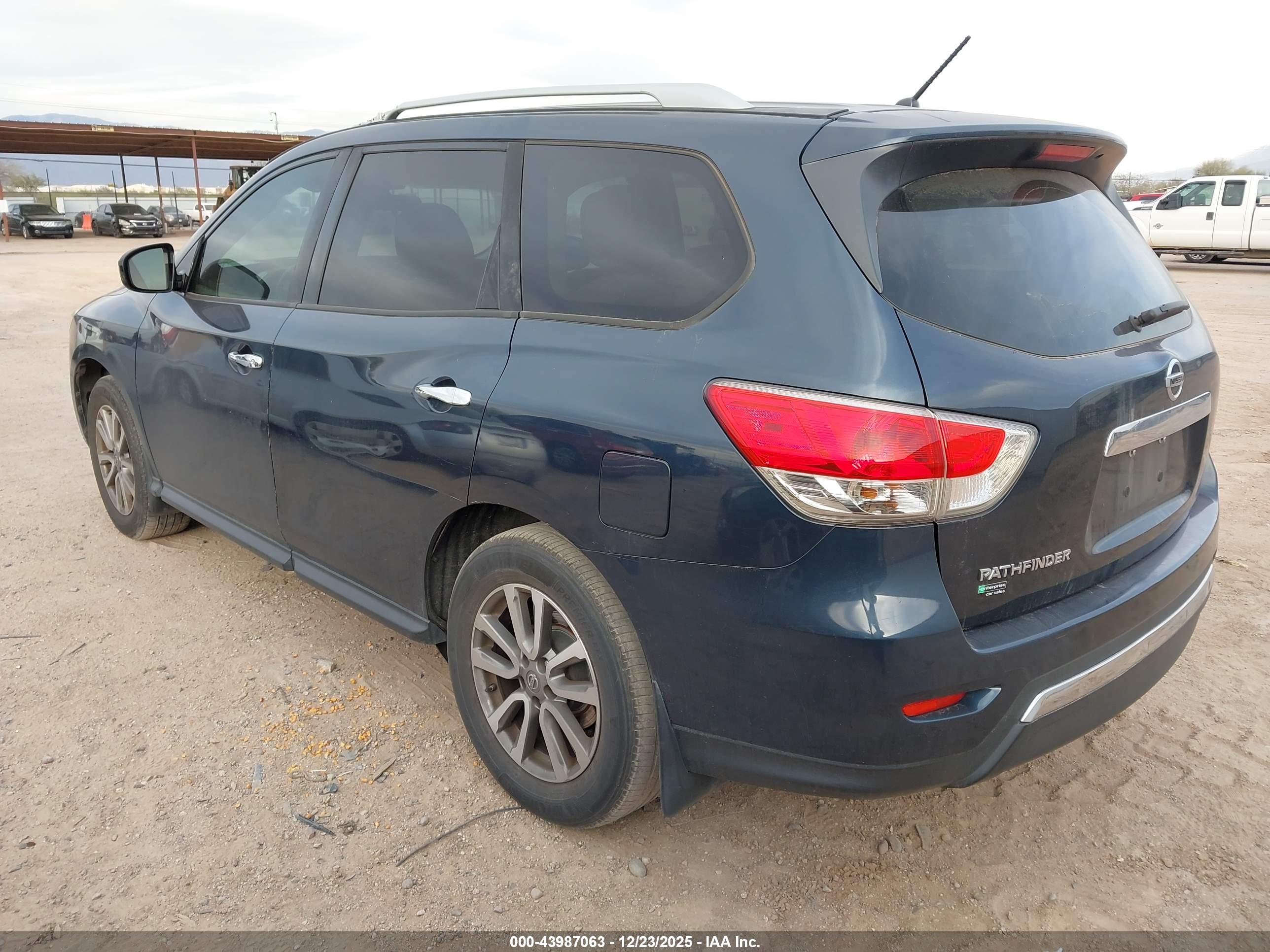 NISSAN PATHFINDER image 3