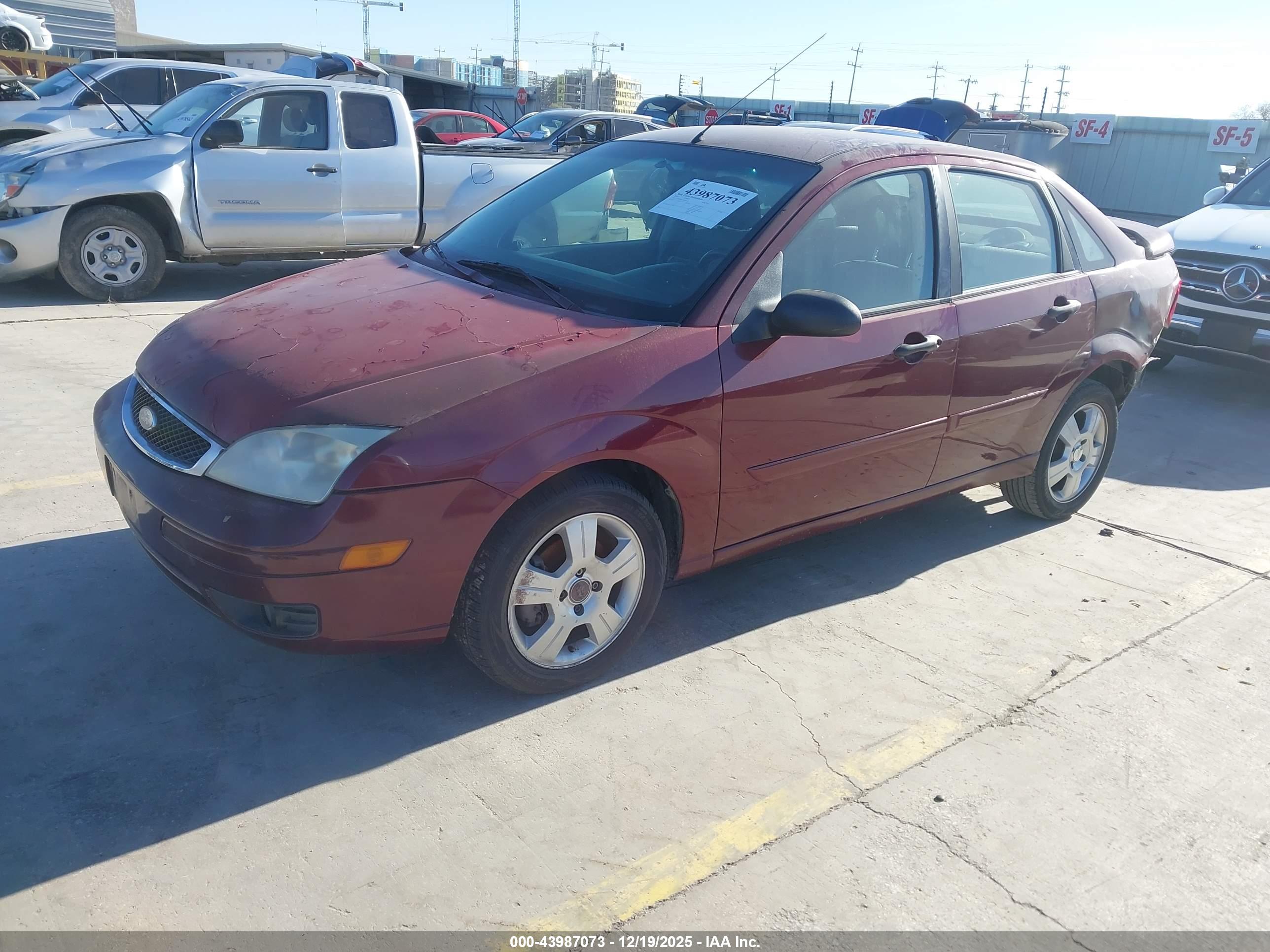 FORD FOCUS image 2