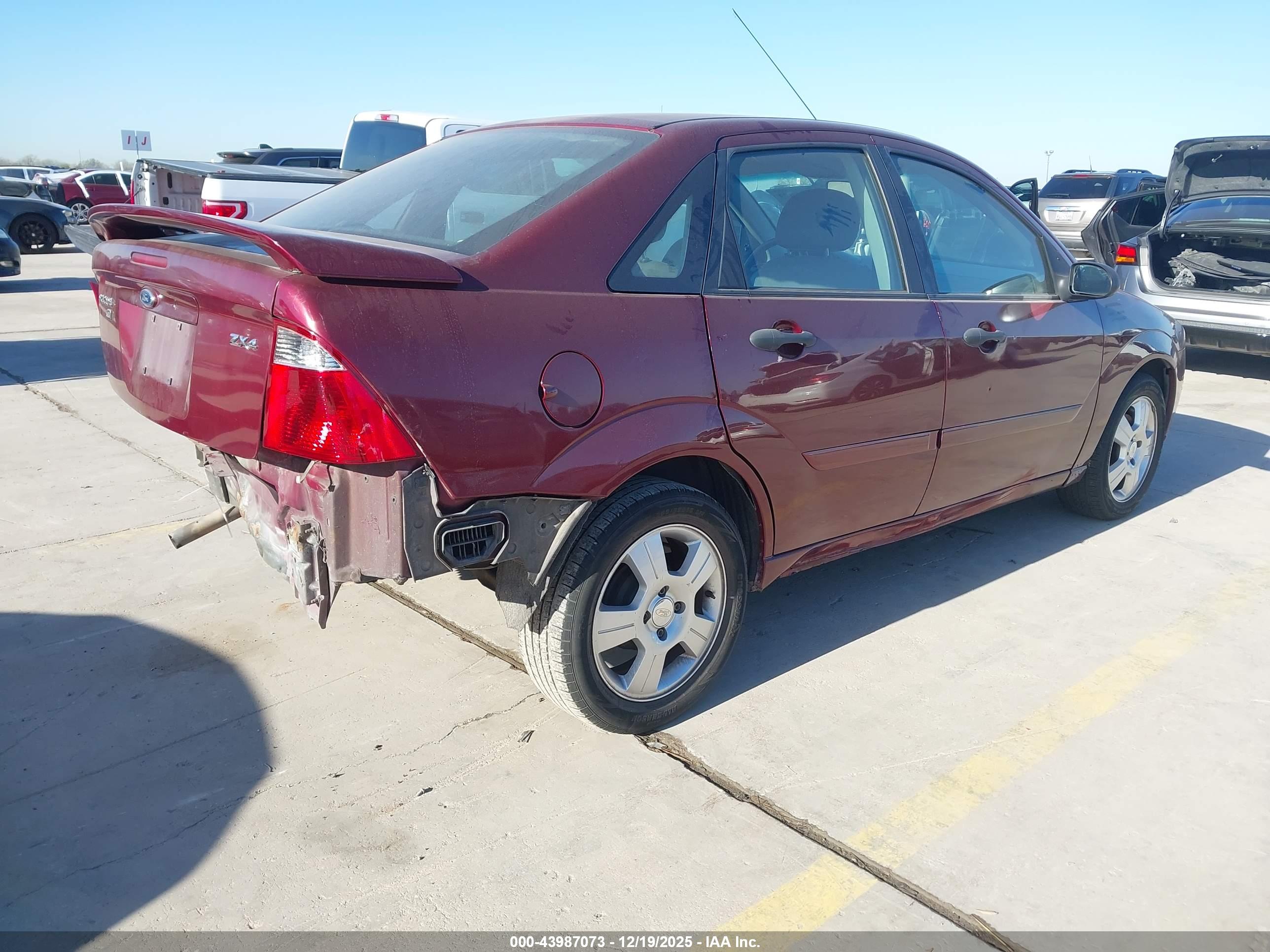 FORD FOCUS image 4