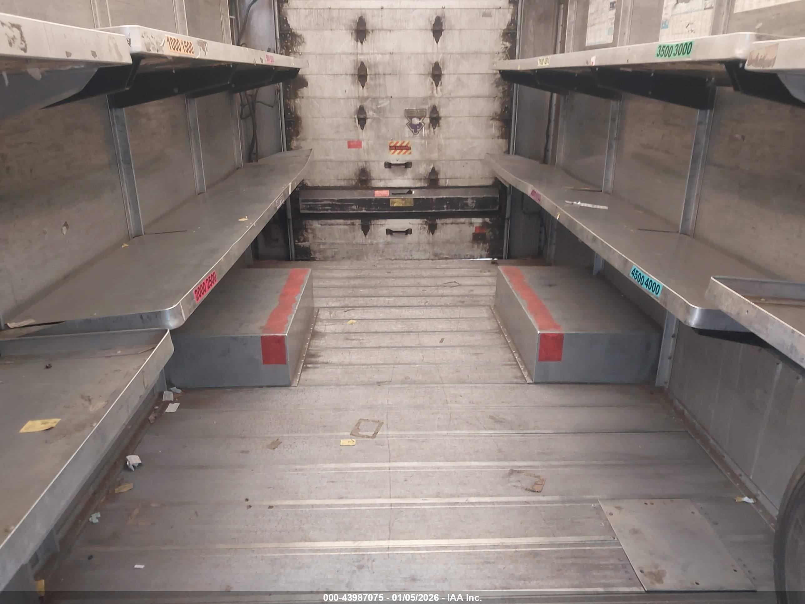 FREIGHTLINER CHASSIS image 7