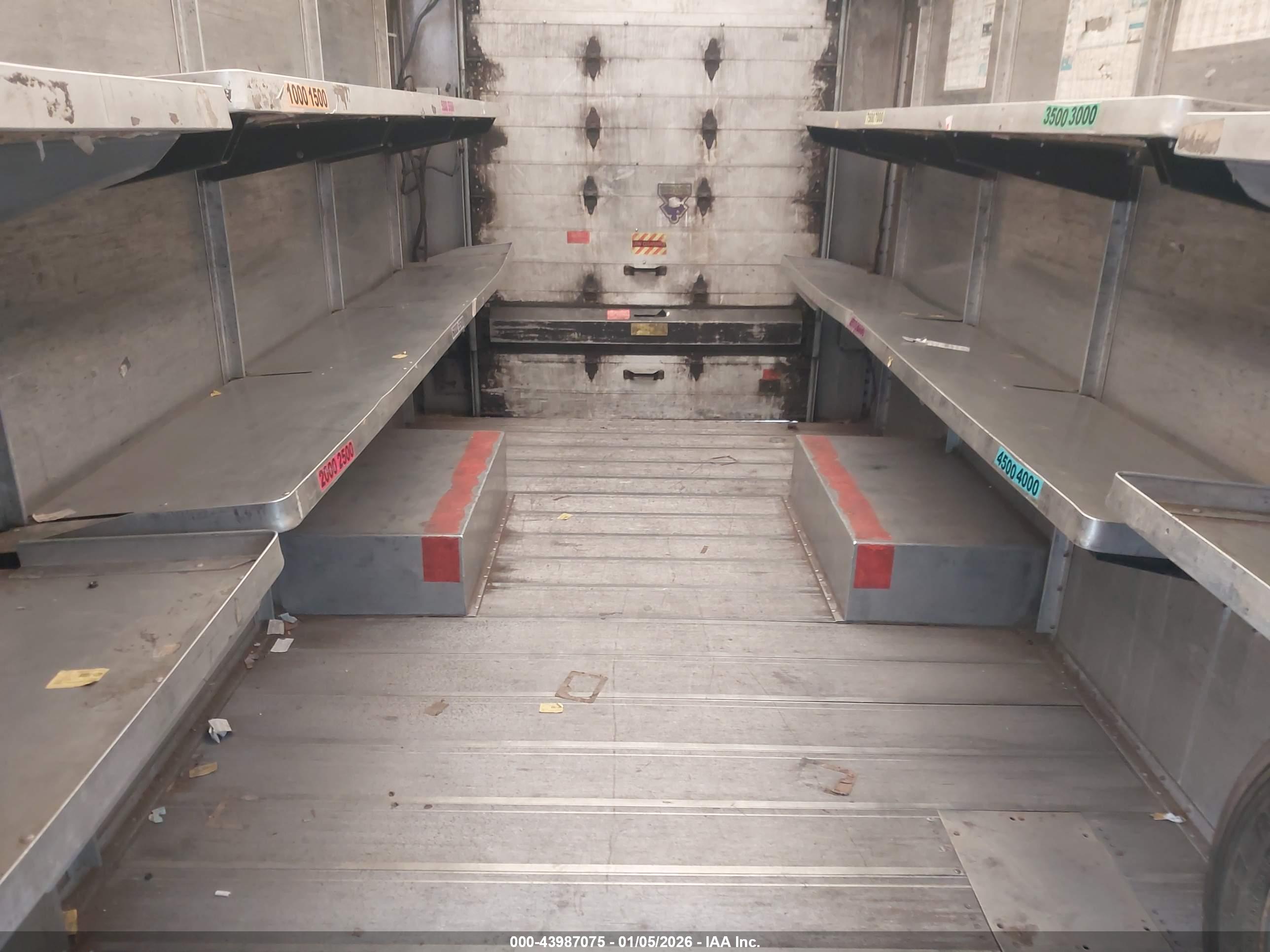 FREIGHTLINER CHASSIS image 8