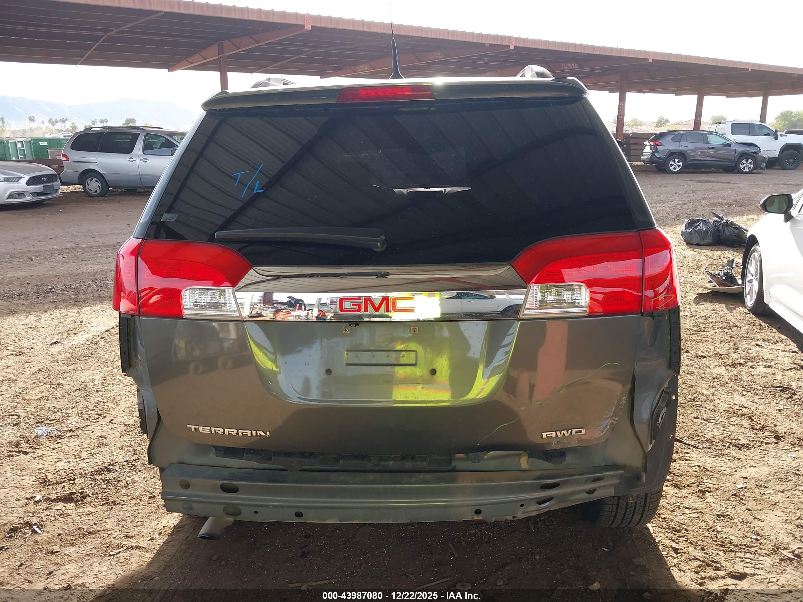 GMC TERRAIN image 6