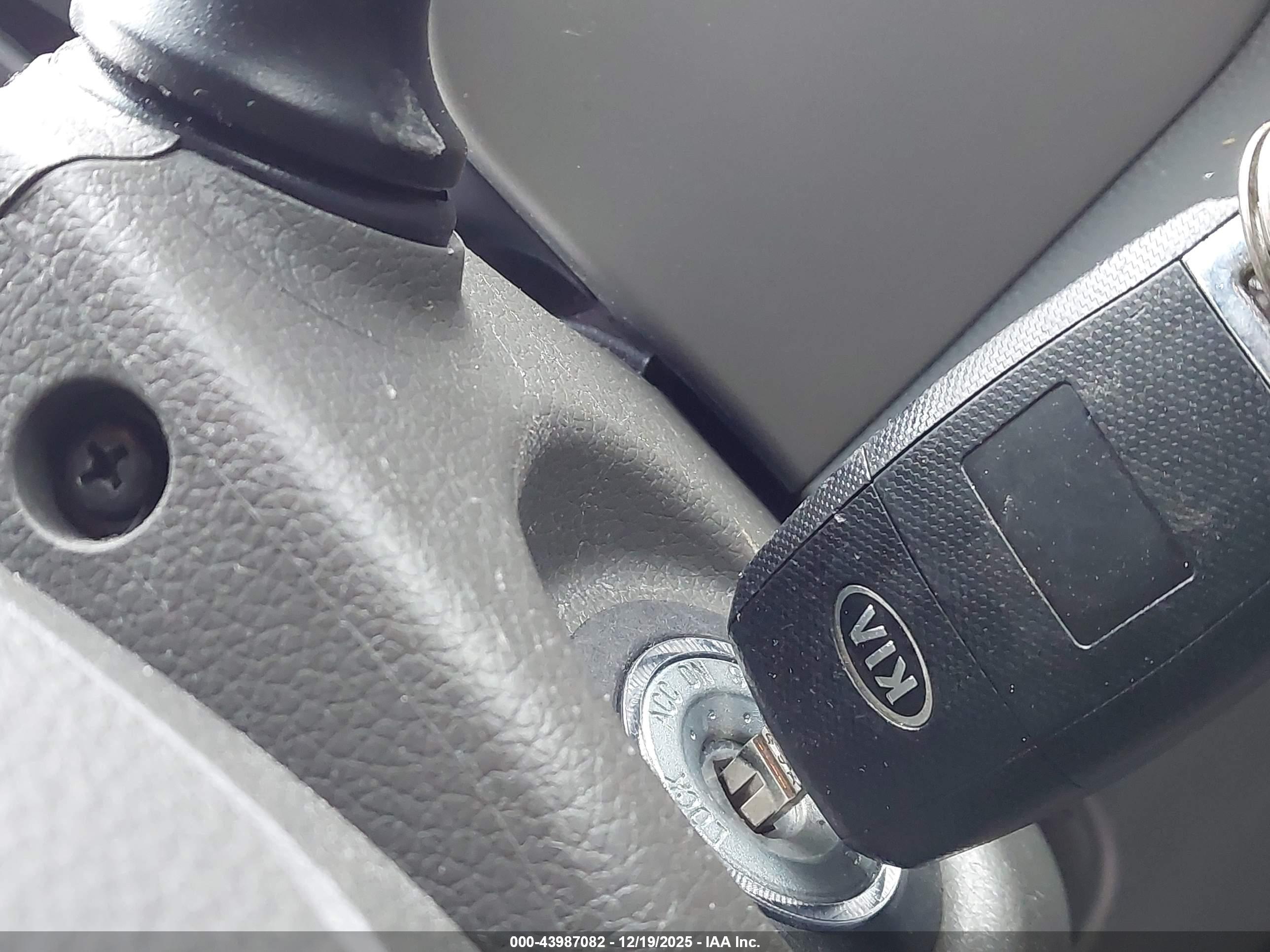 KIA SPORTAGE image 11