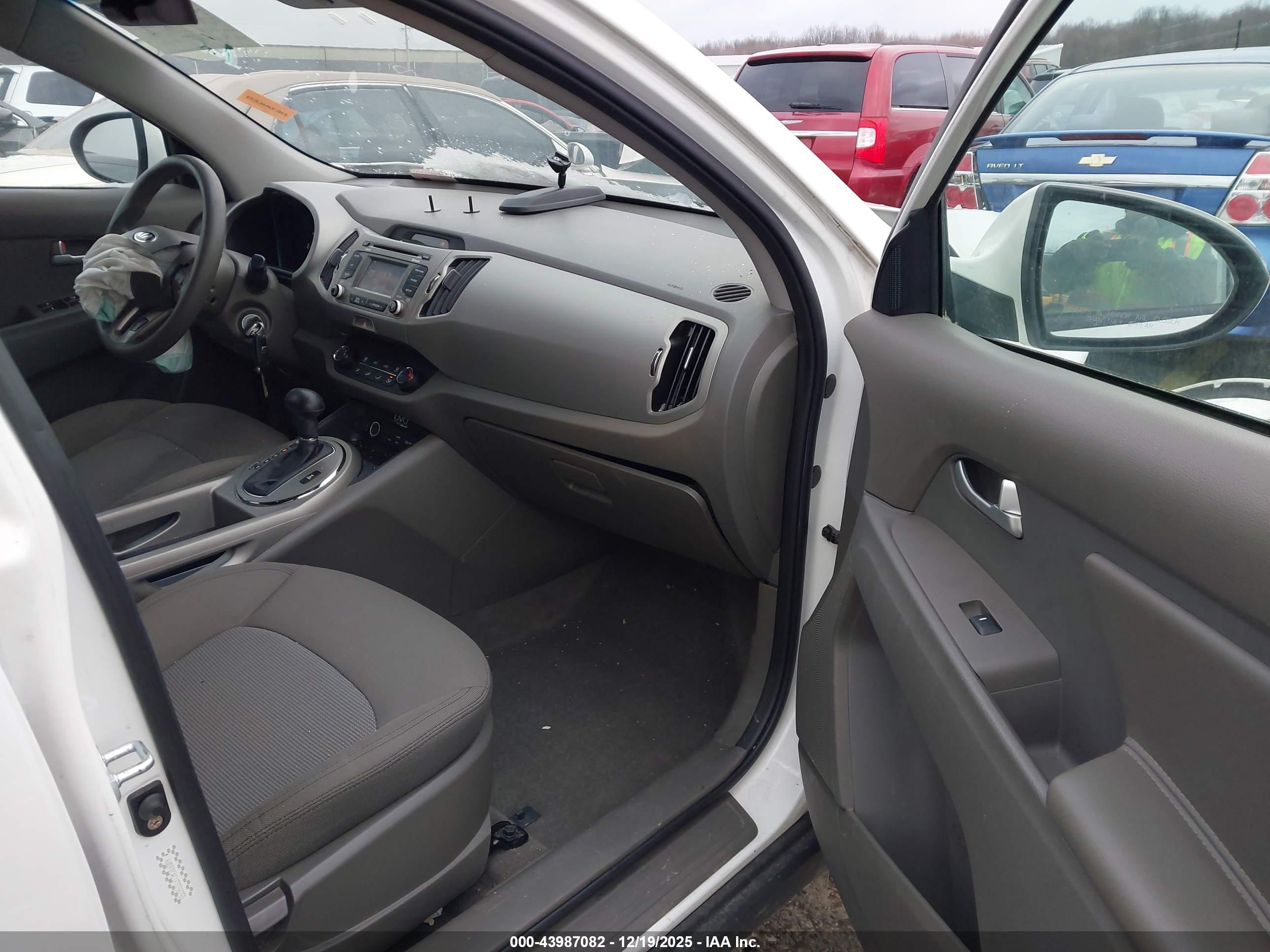 KIA SPORTAGE image 5