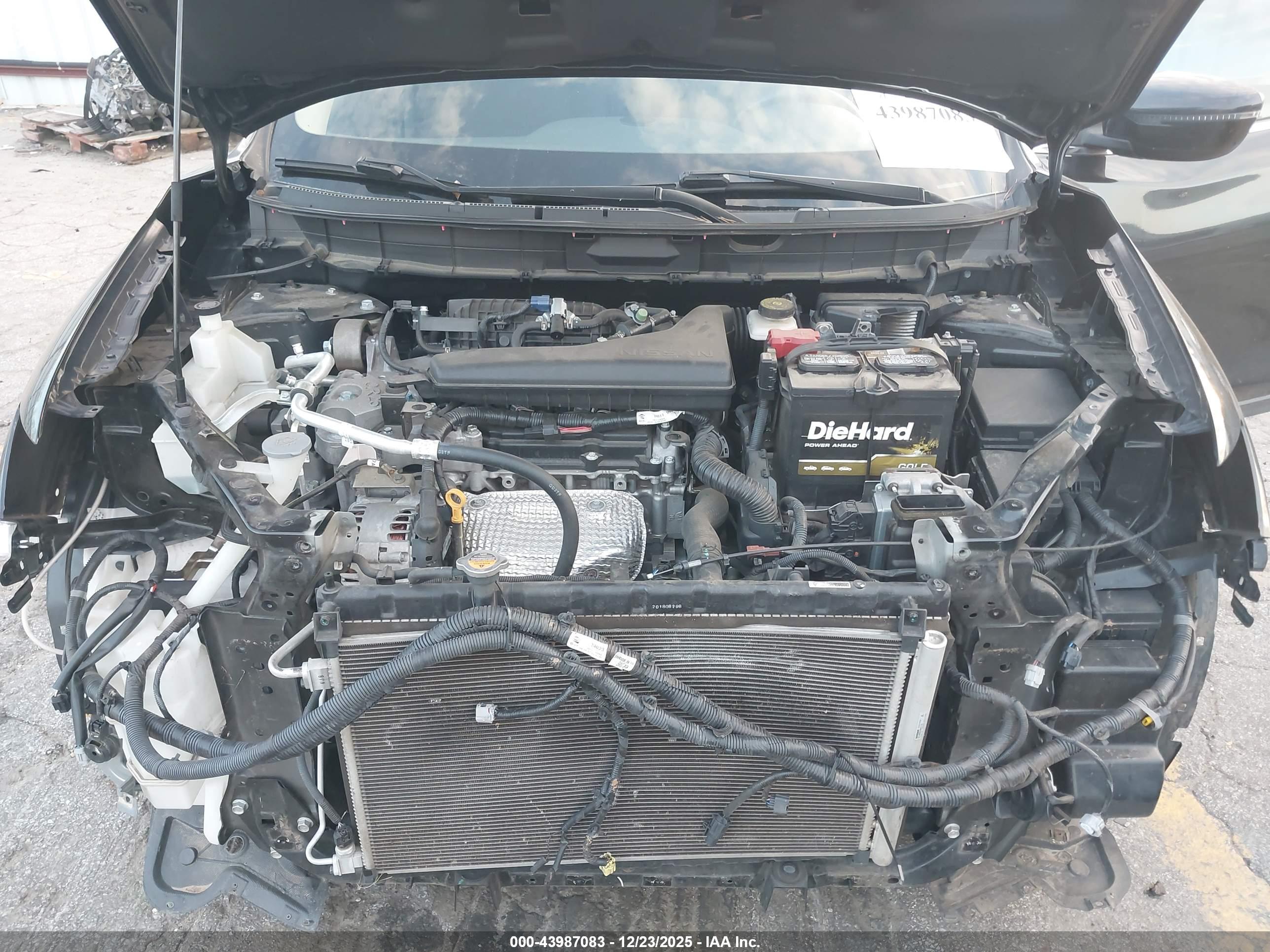 NISSAN ROGUE image 10