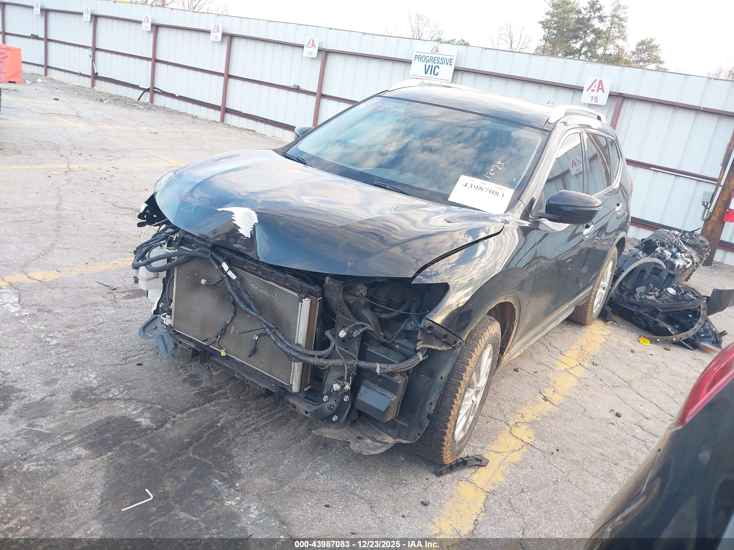 NISSAN ROGUE image 2