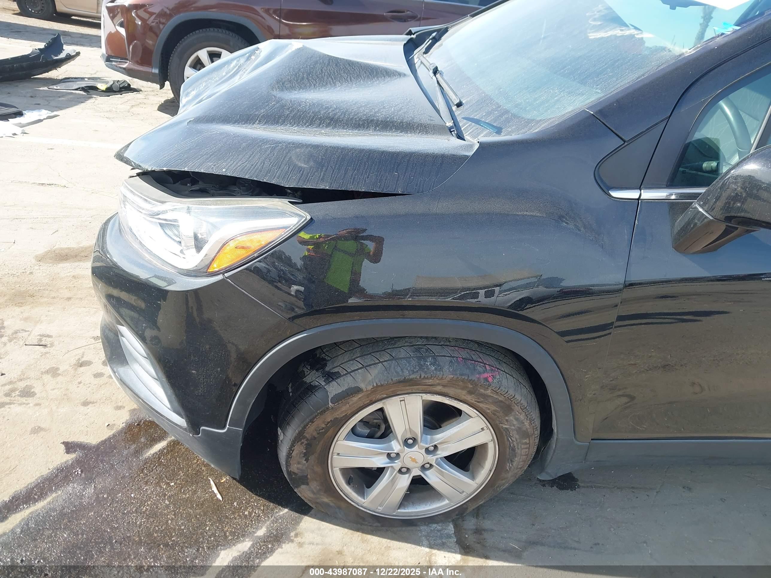 CHEVROLET TRAX image 6