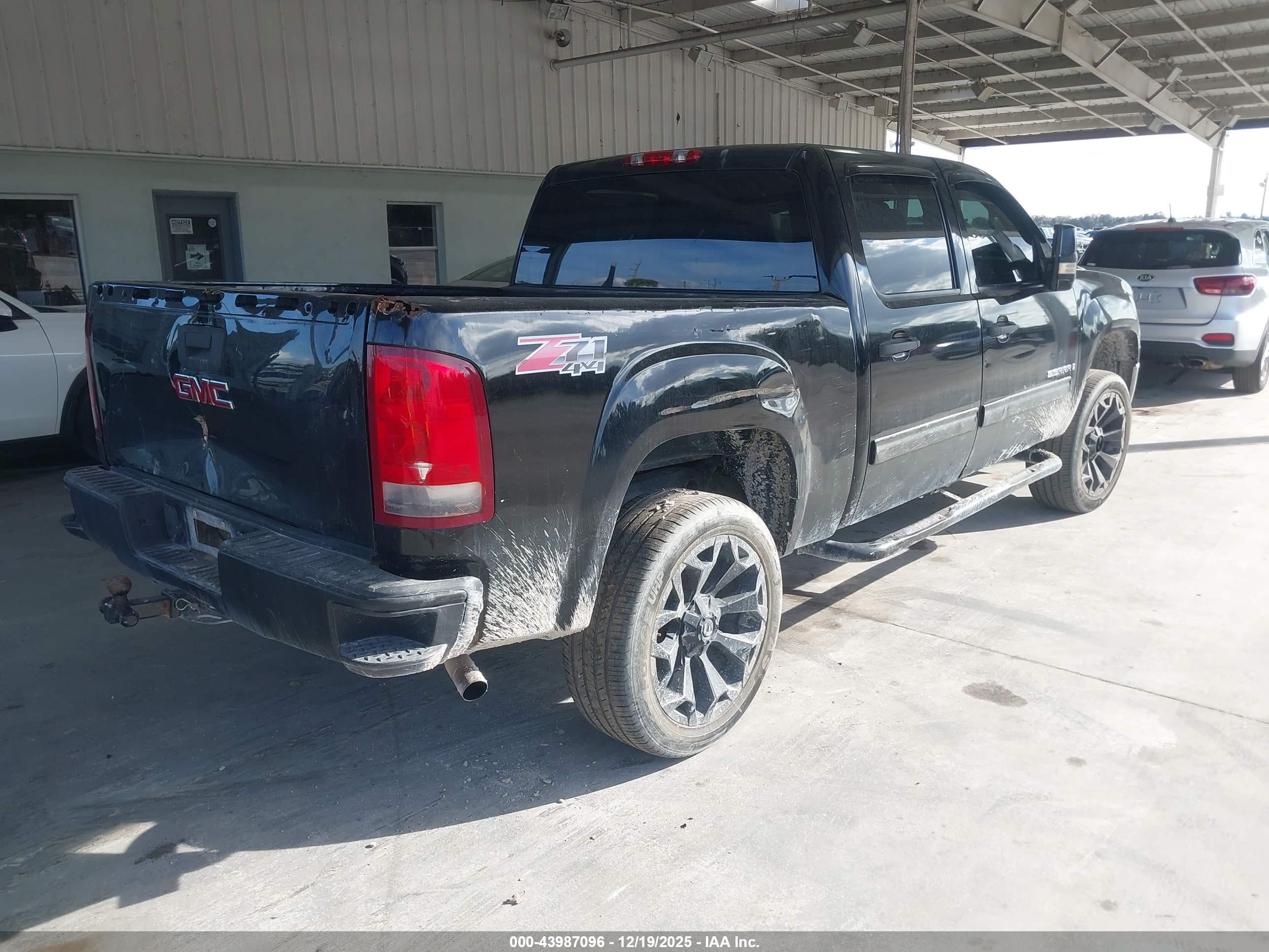 GMC SIERRA image 4