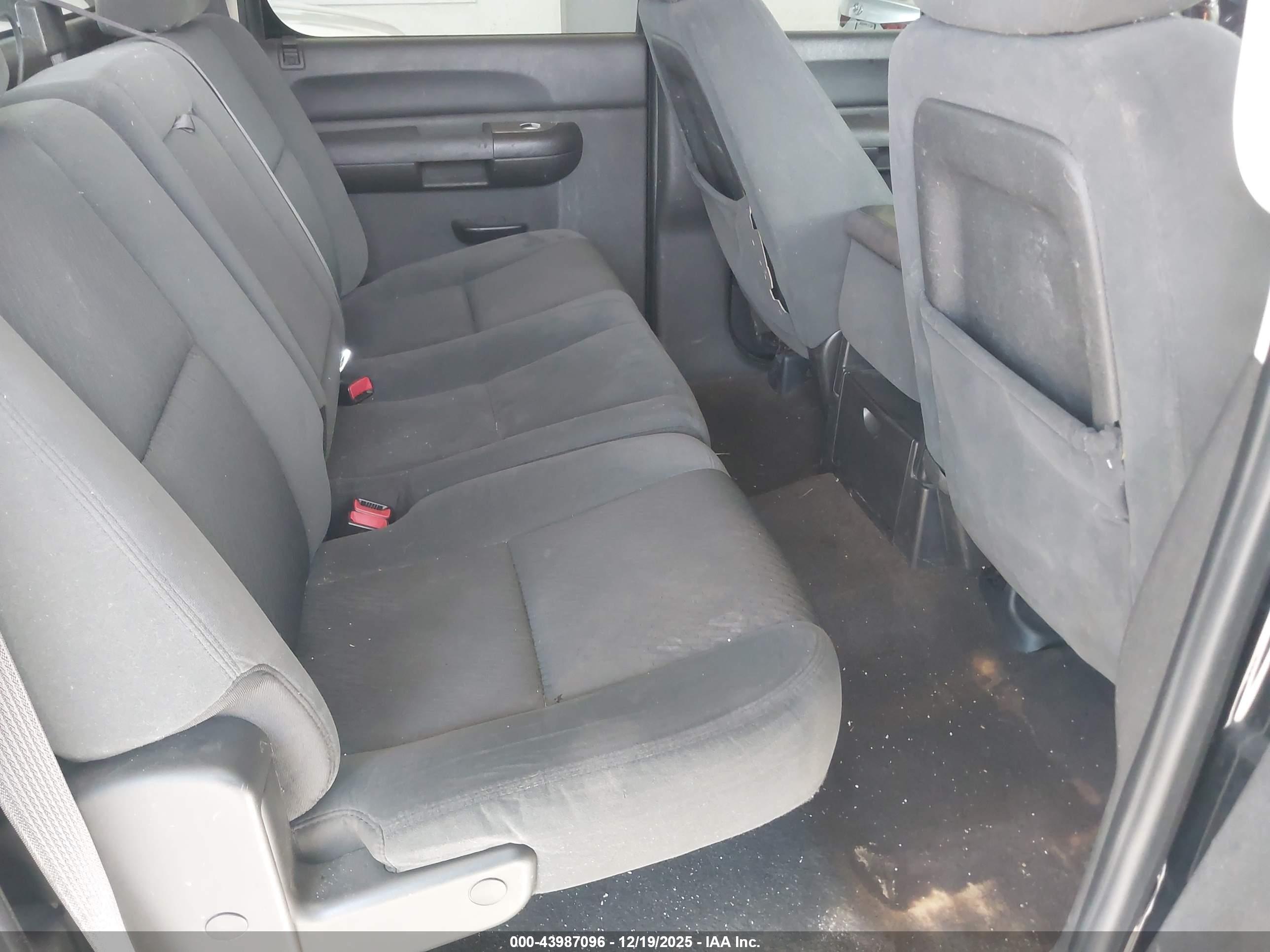 GMC SIERRA image 8