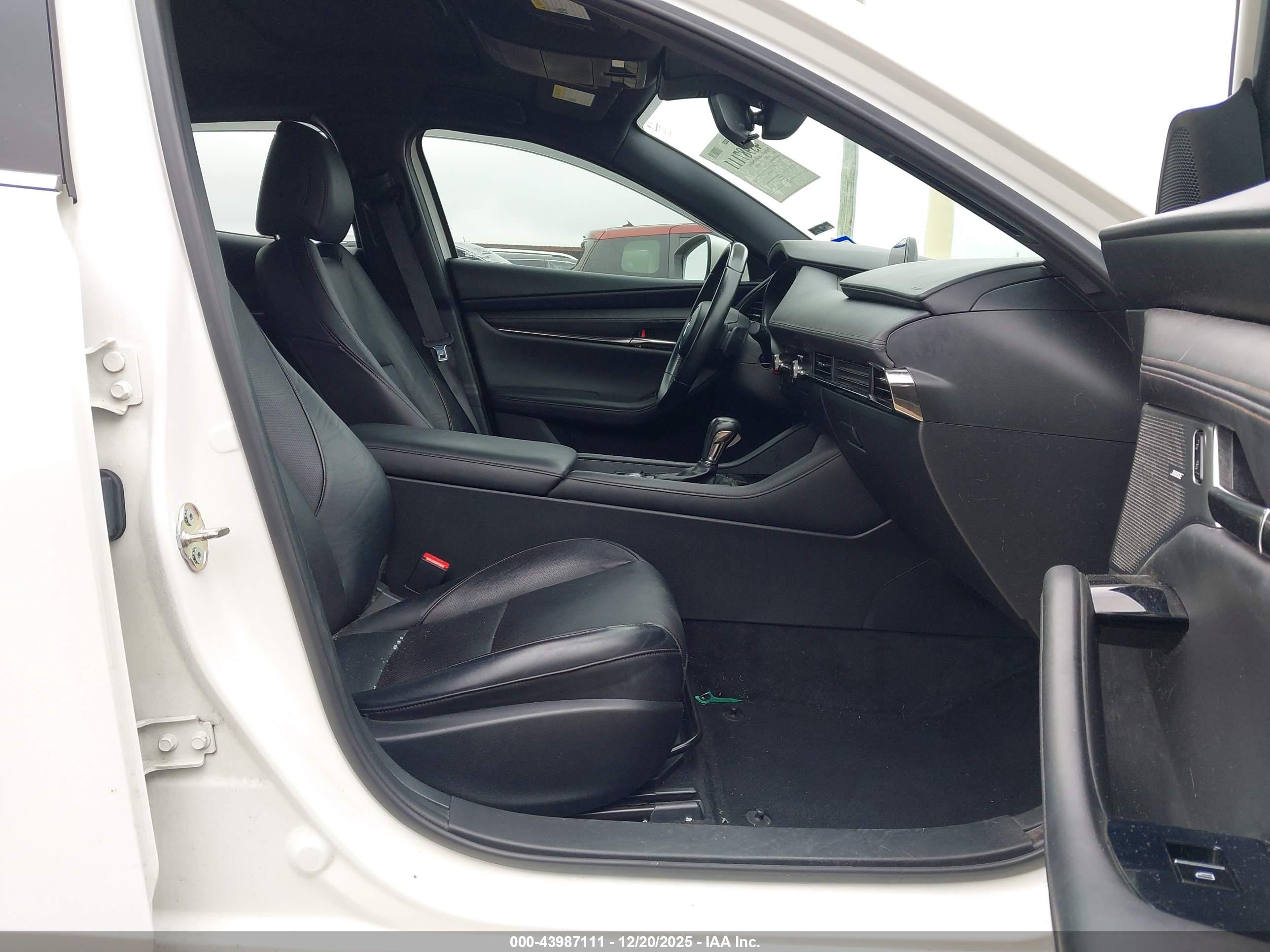 MAZDA MAZDA3 image 5