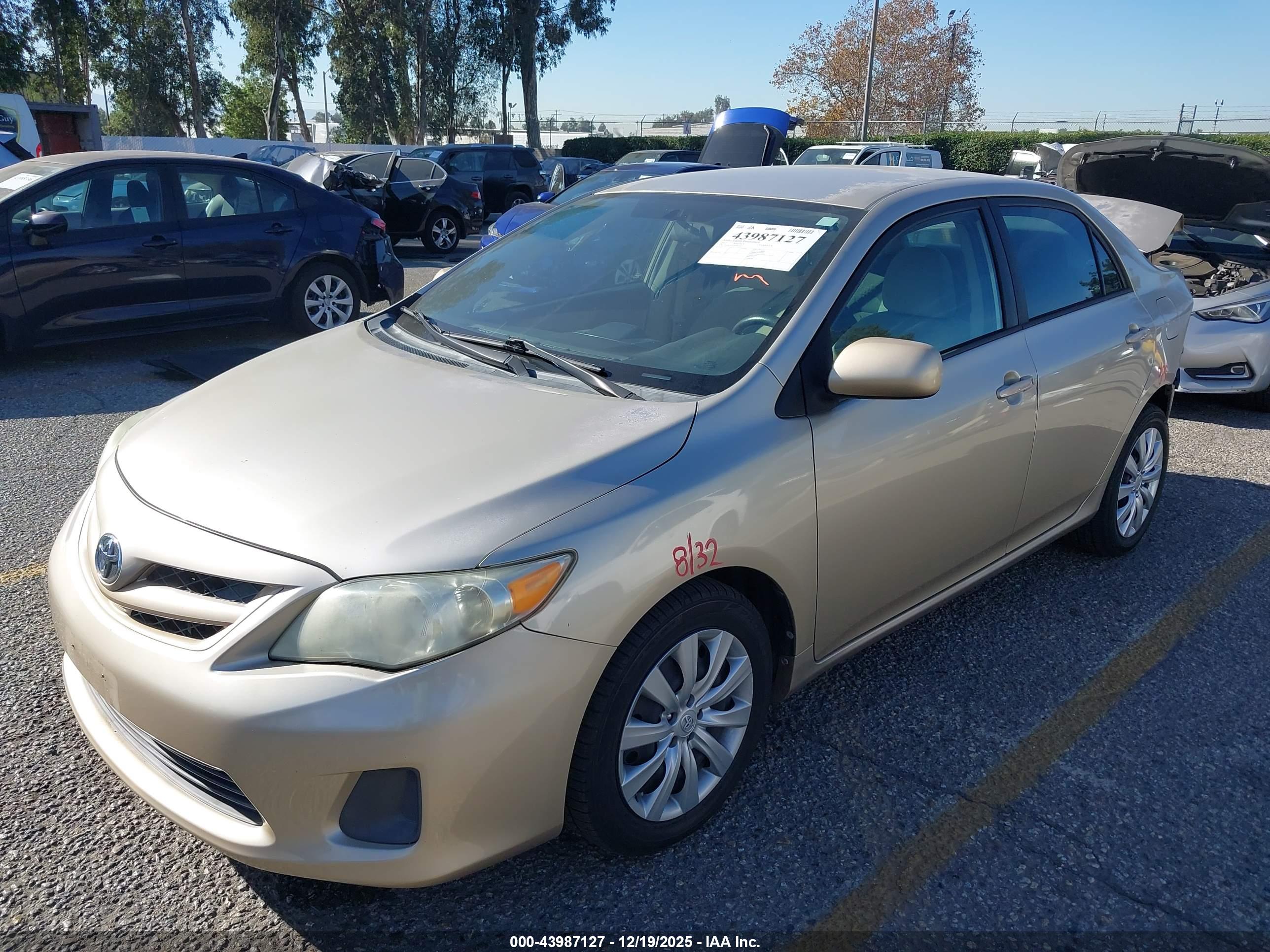 TOYOTA COROLLA image 2