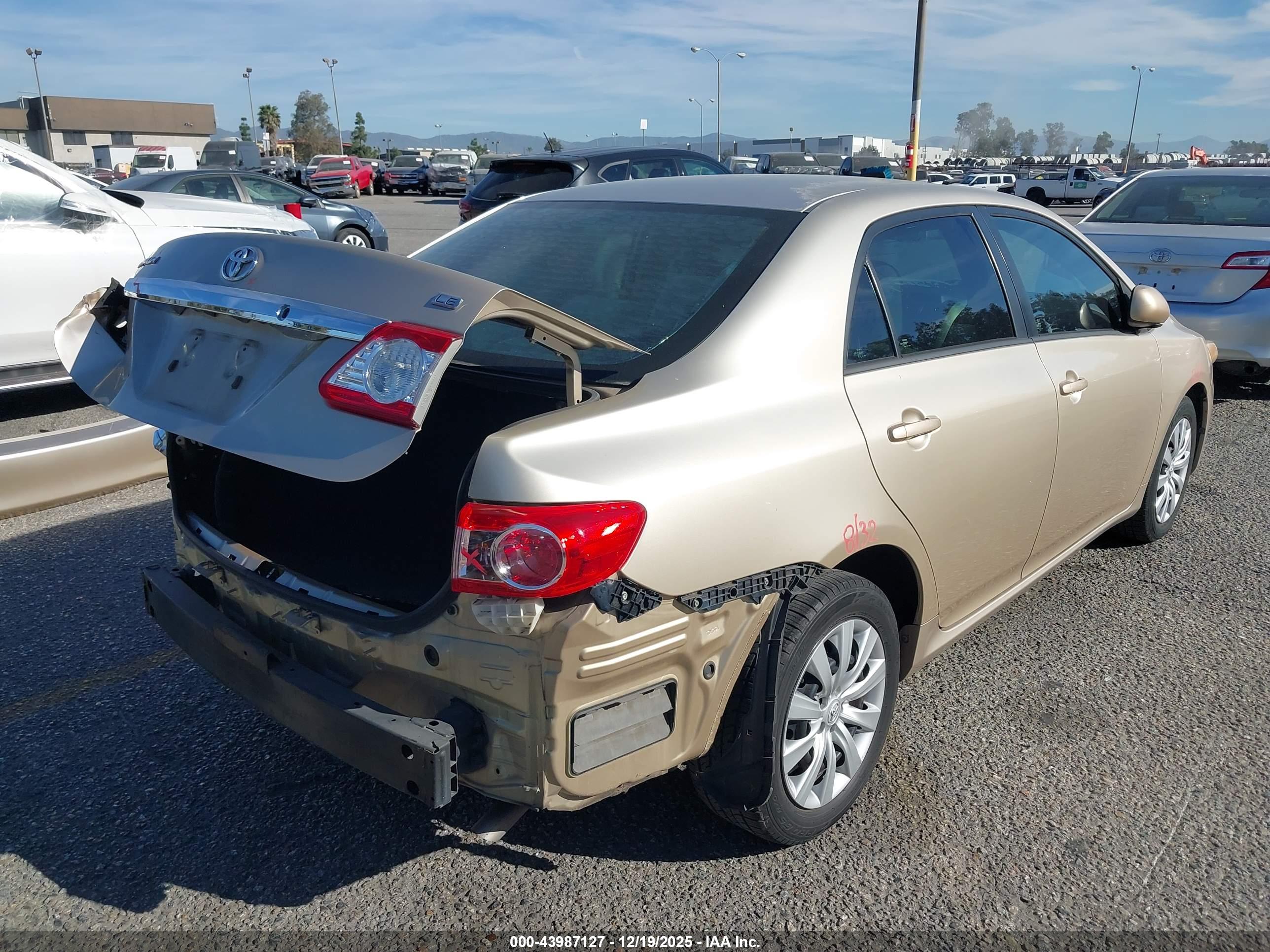 TOYOTA COROLLA image 4