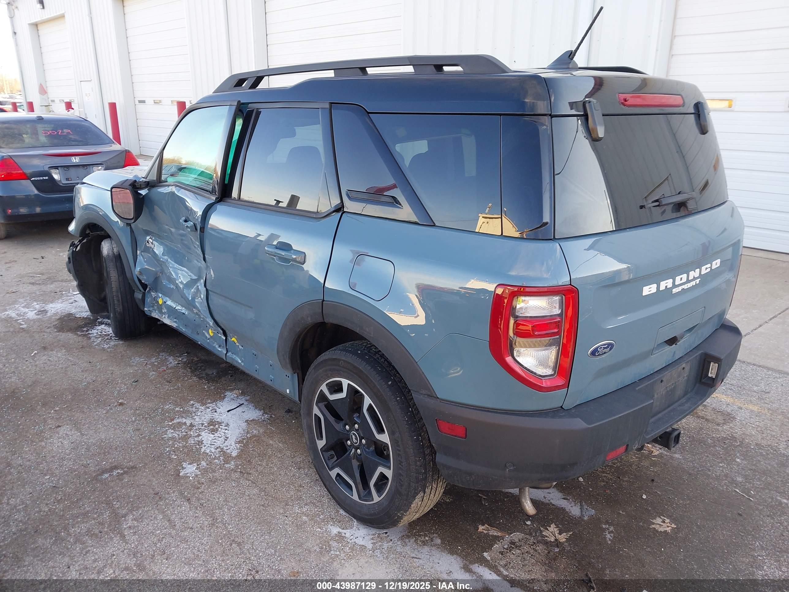 FORD BRONCO image 3