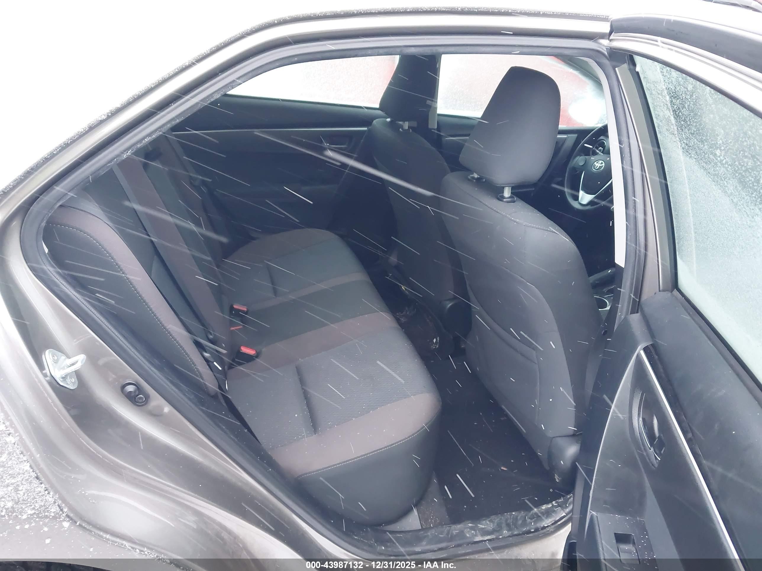 TOYOTA COROLLA image 8