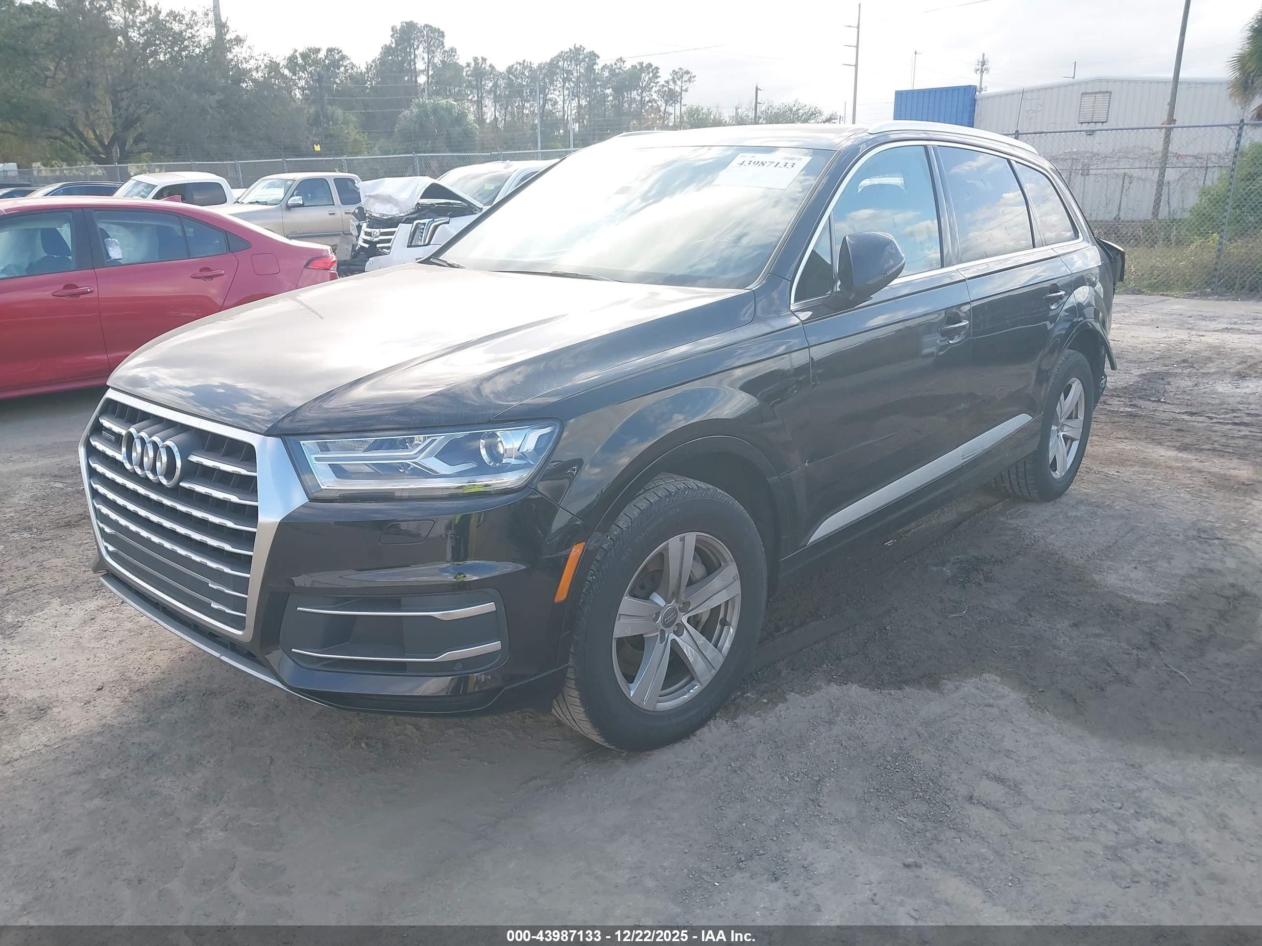 AUDI Q7 image 2