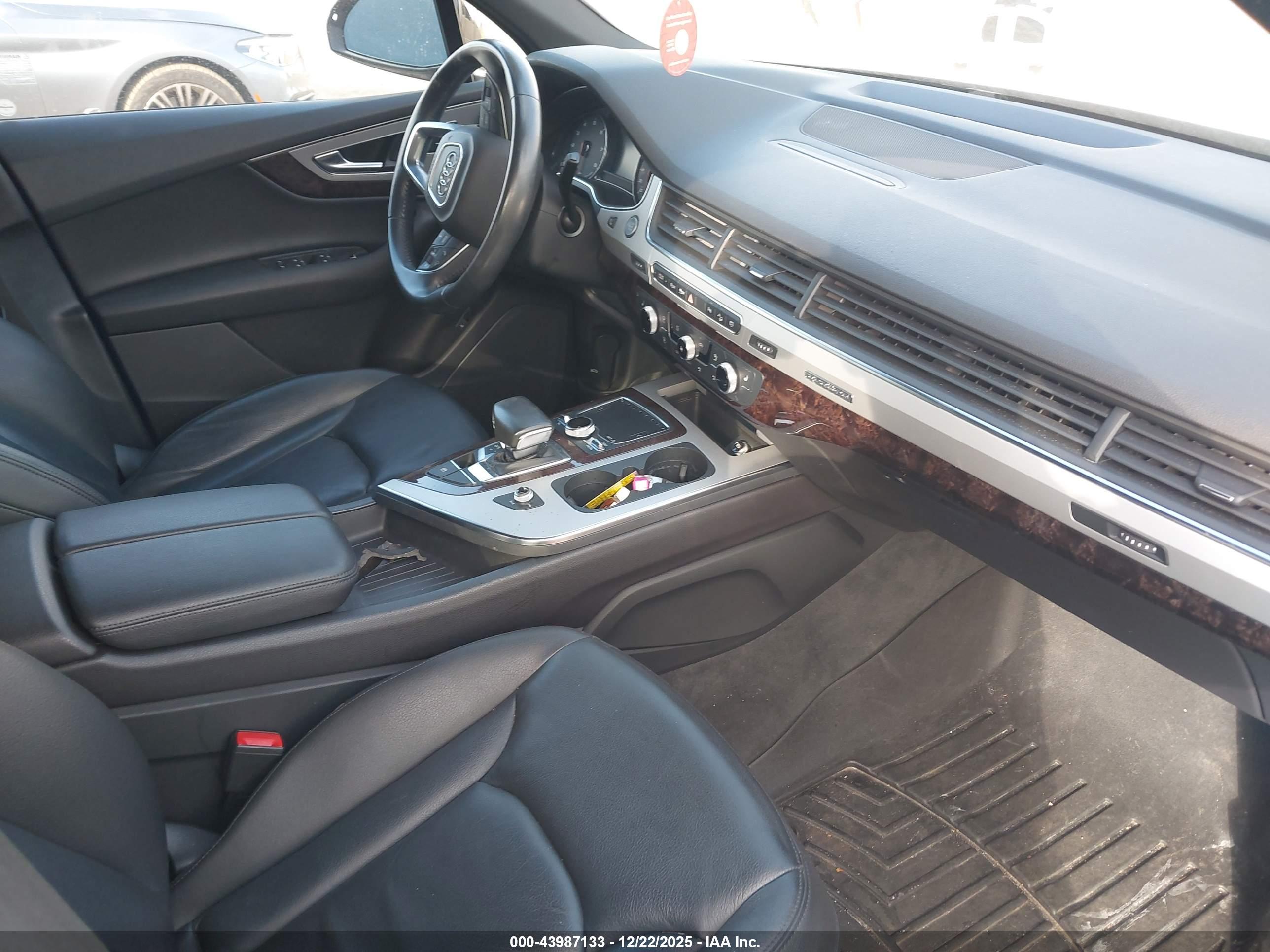 AUDI Q7 image 5