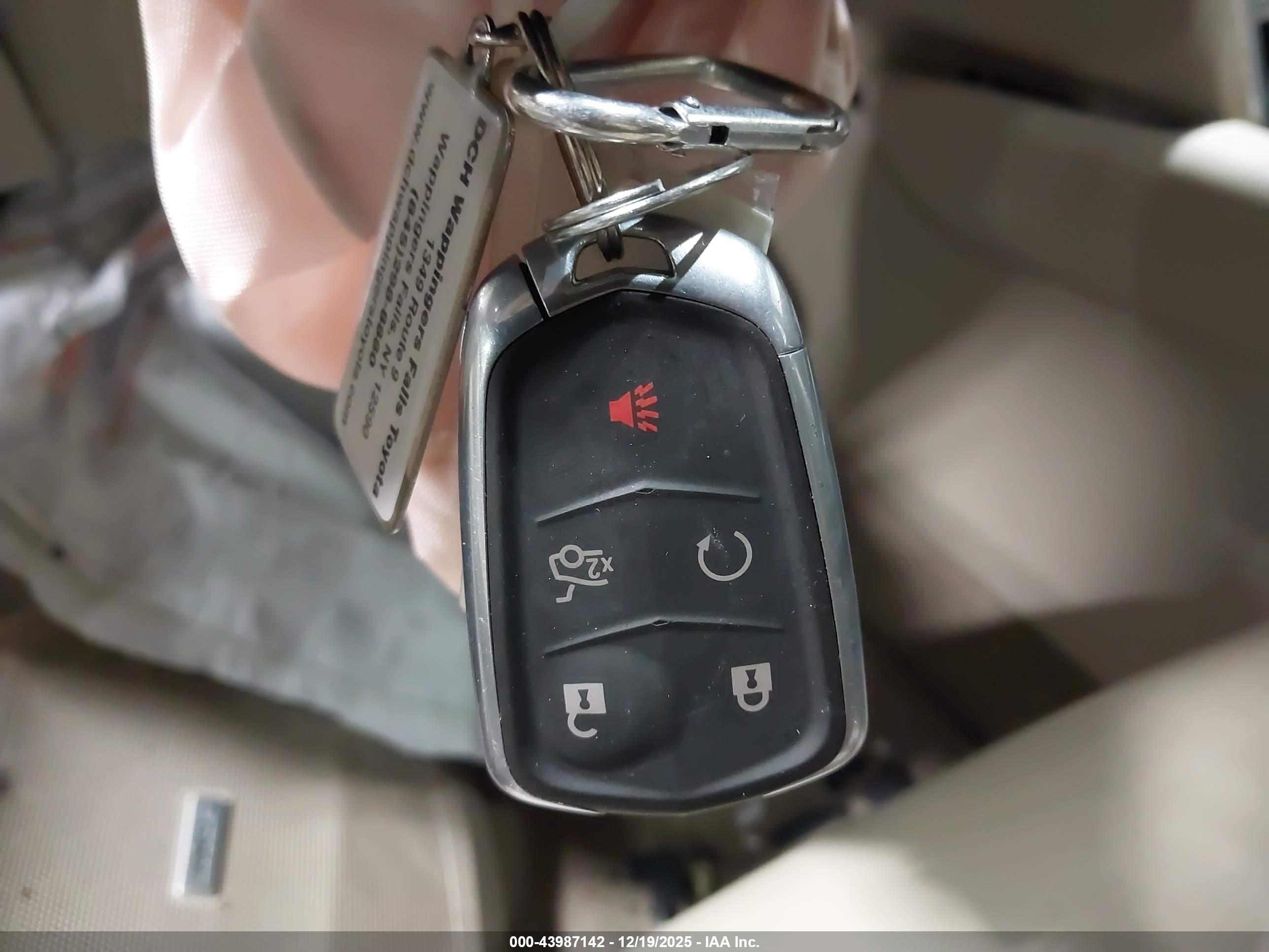 CADILLAC XTS image 11