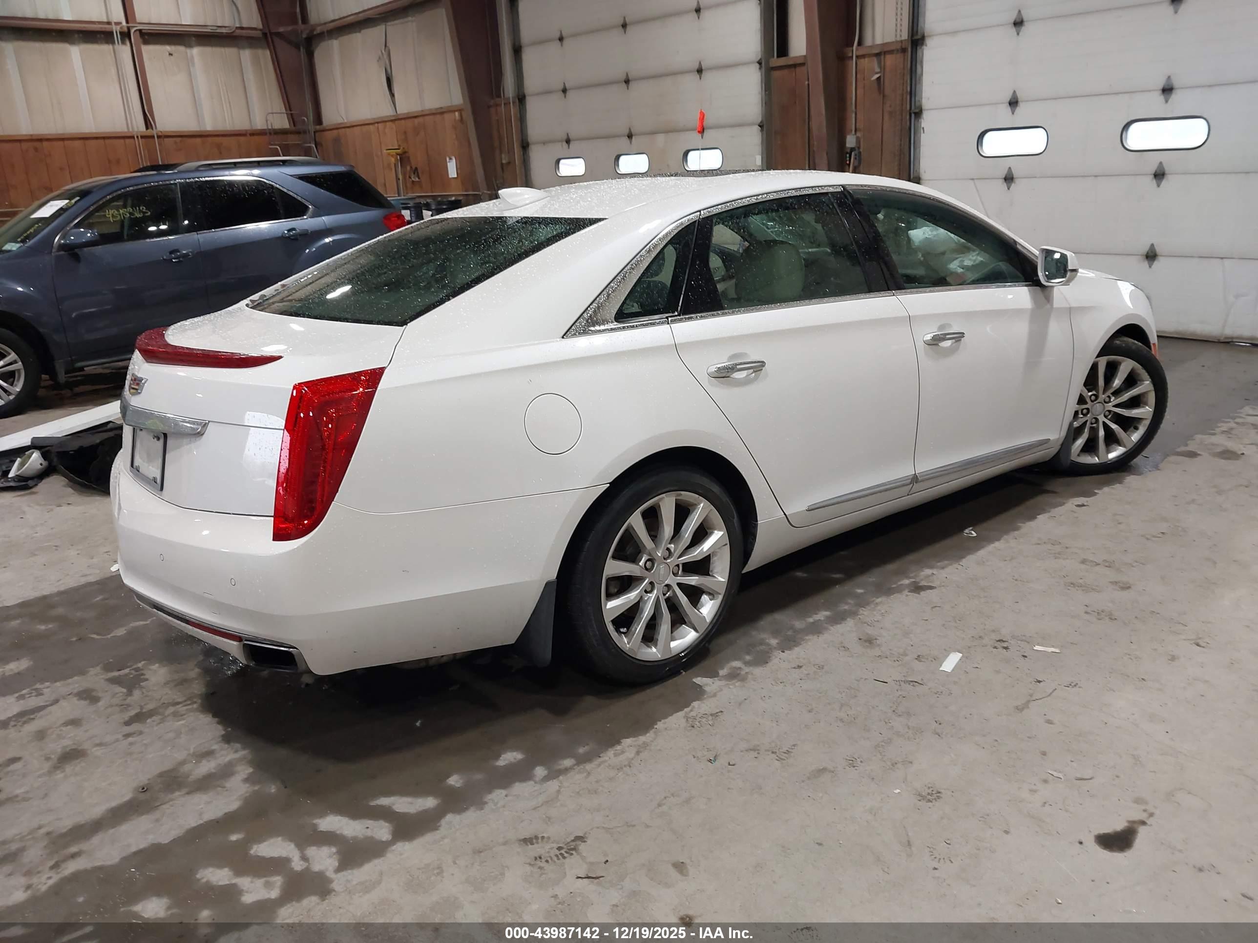 CADILLAC XTS image 4
