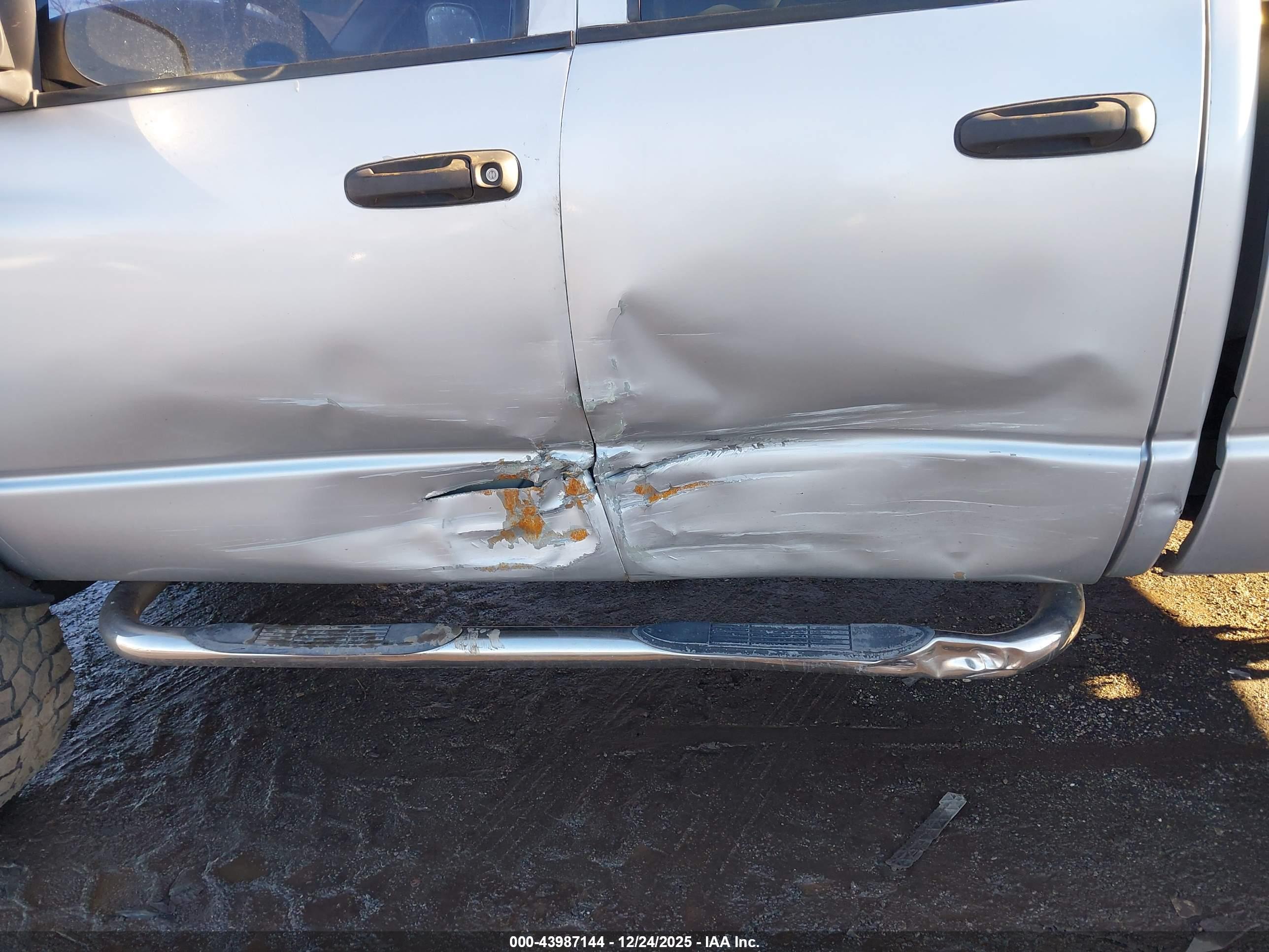 DODGE RAM image 6