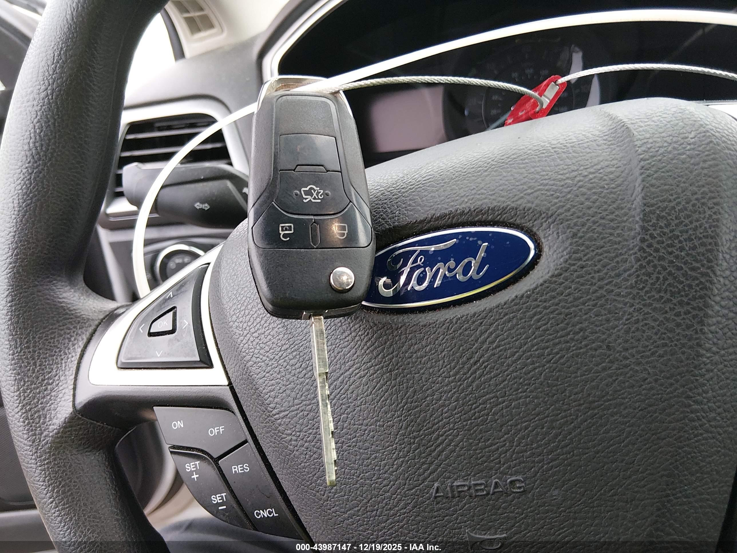 FORD FUSION image 11