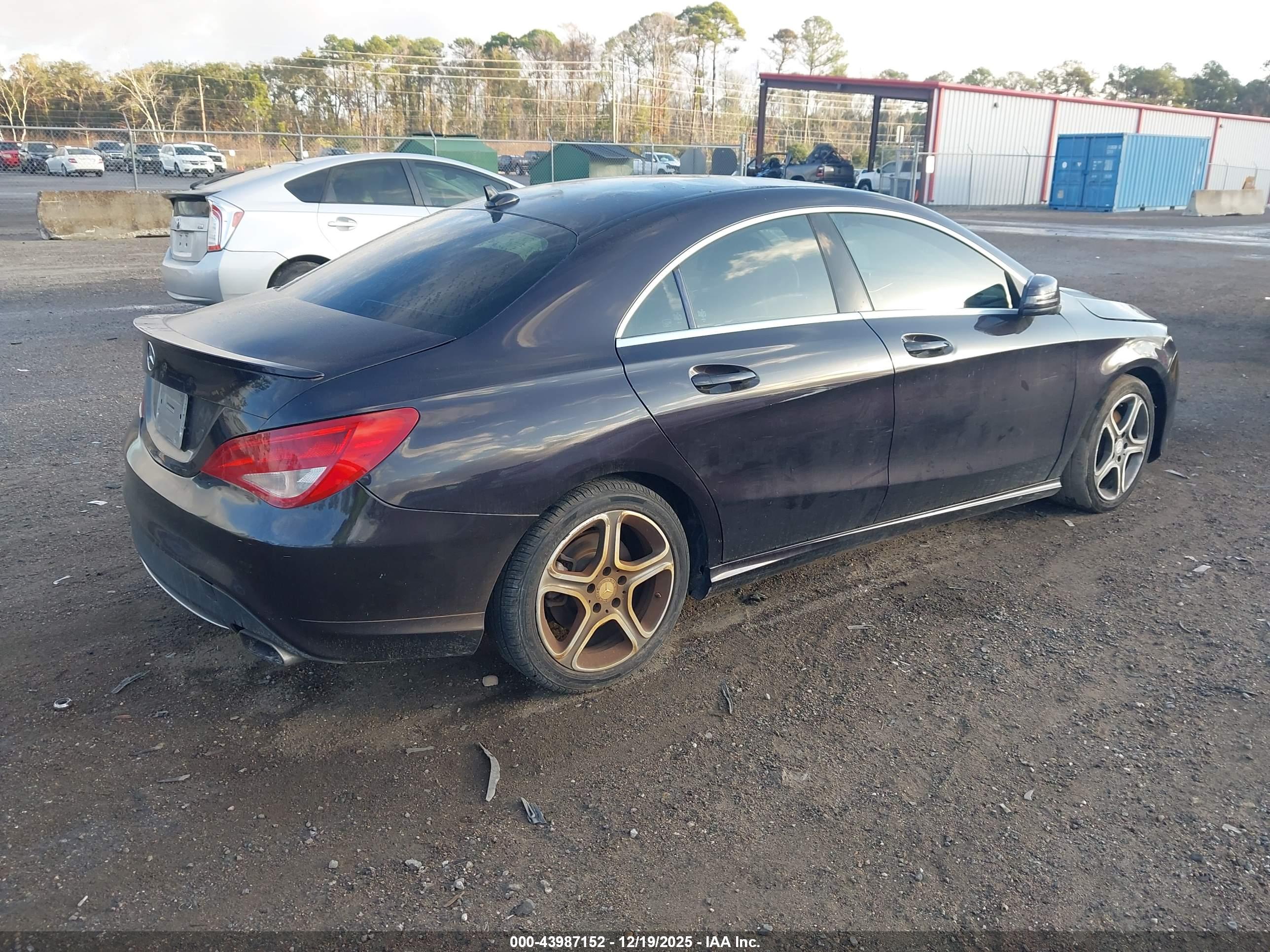 MERCEDES-BENZ CLA image 4