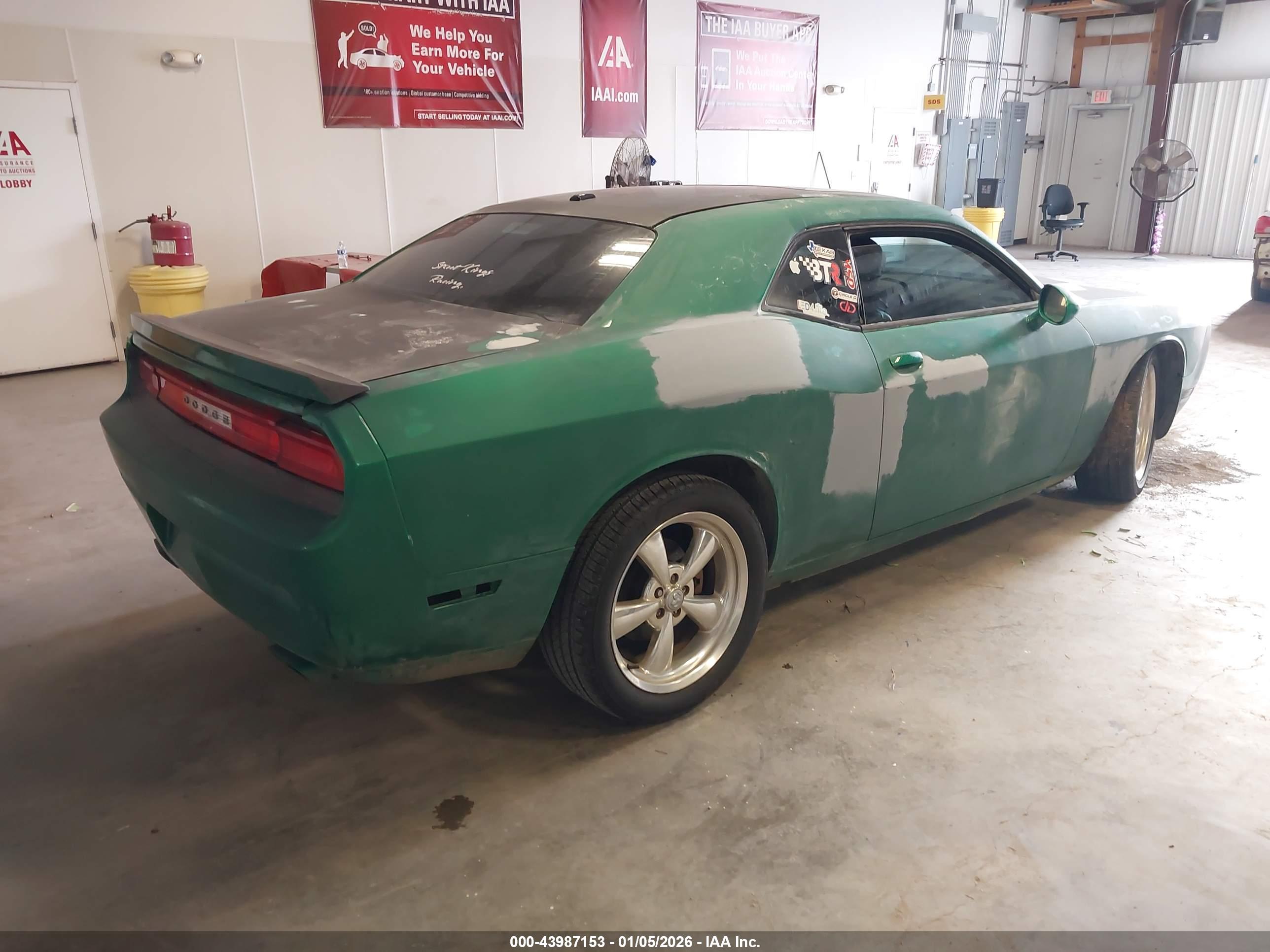 DODGE CHALLENGER image 4