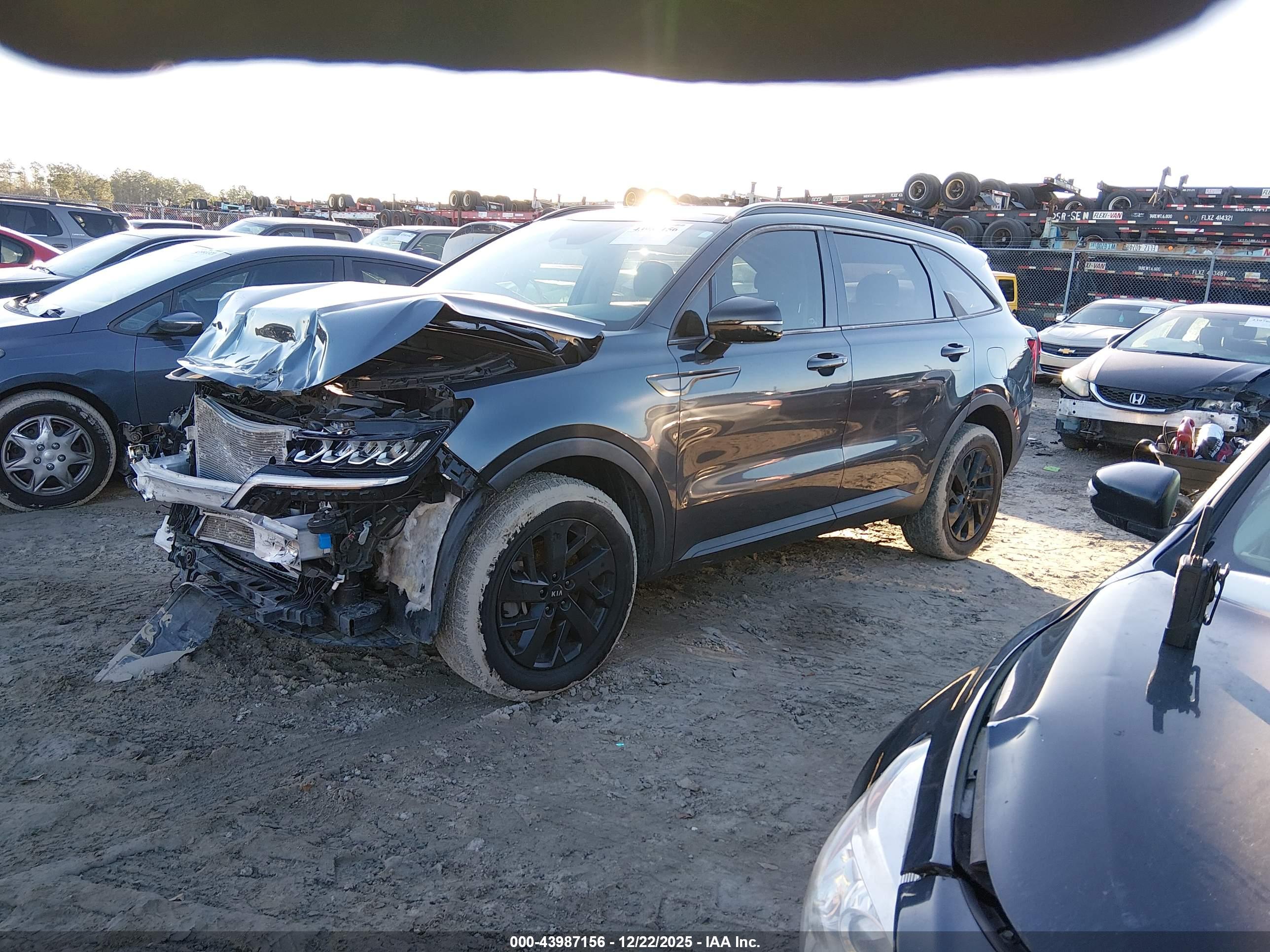 KIA SORENTO image 2
