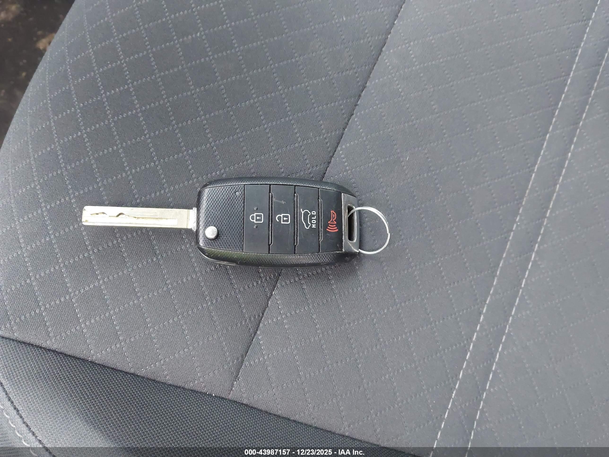 KIA SORENTO image 11
