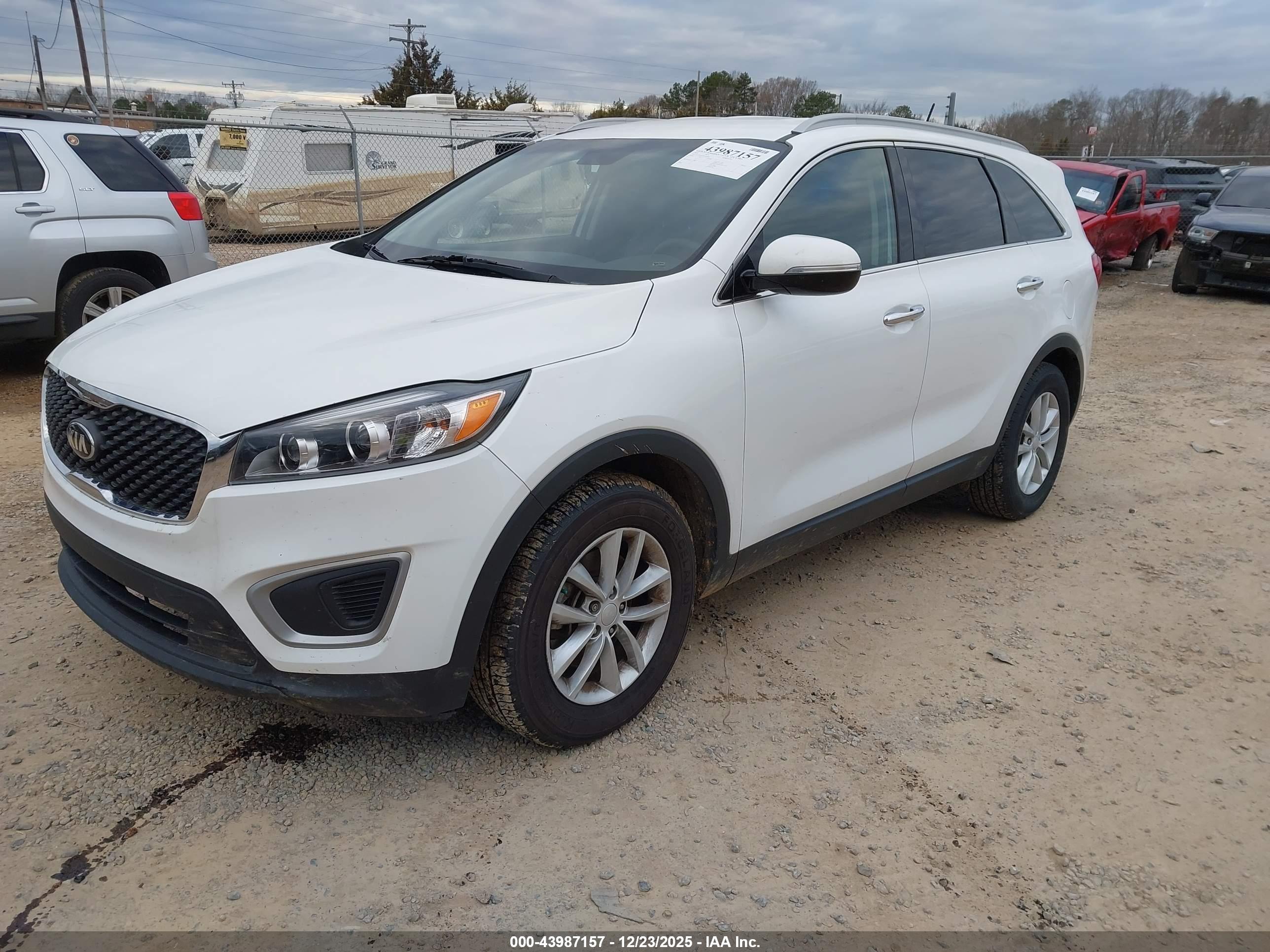 KIA SORENTO image 2