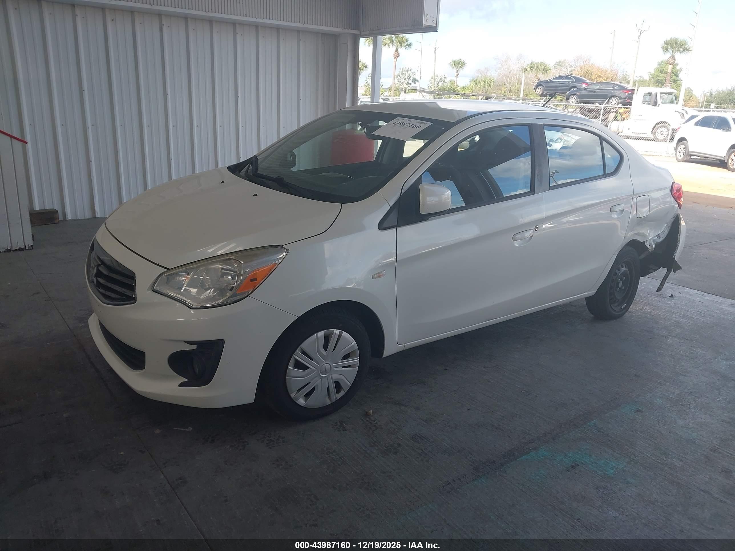 MITSUBISHI MIRAGE image 2