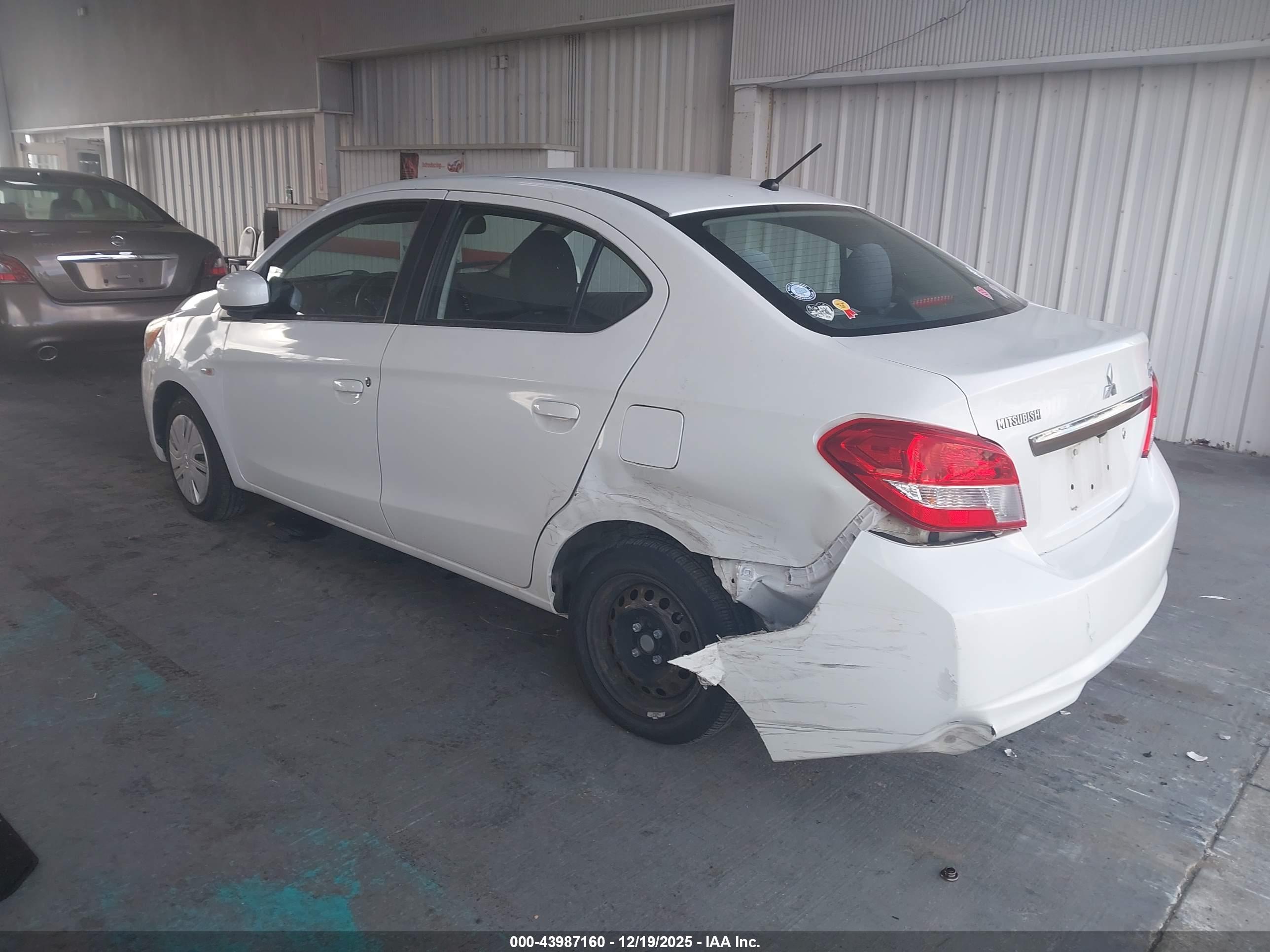 MITSUBISHI MIRAGE image 3