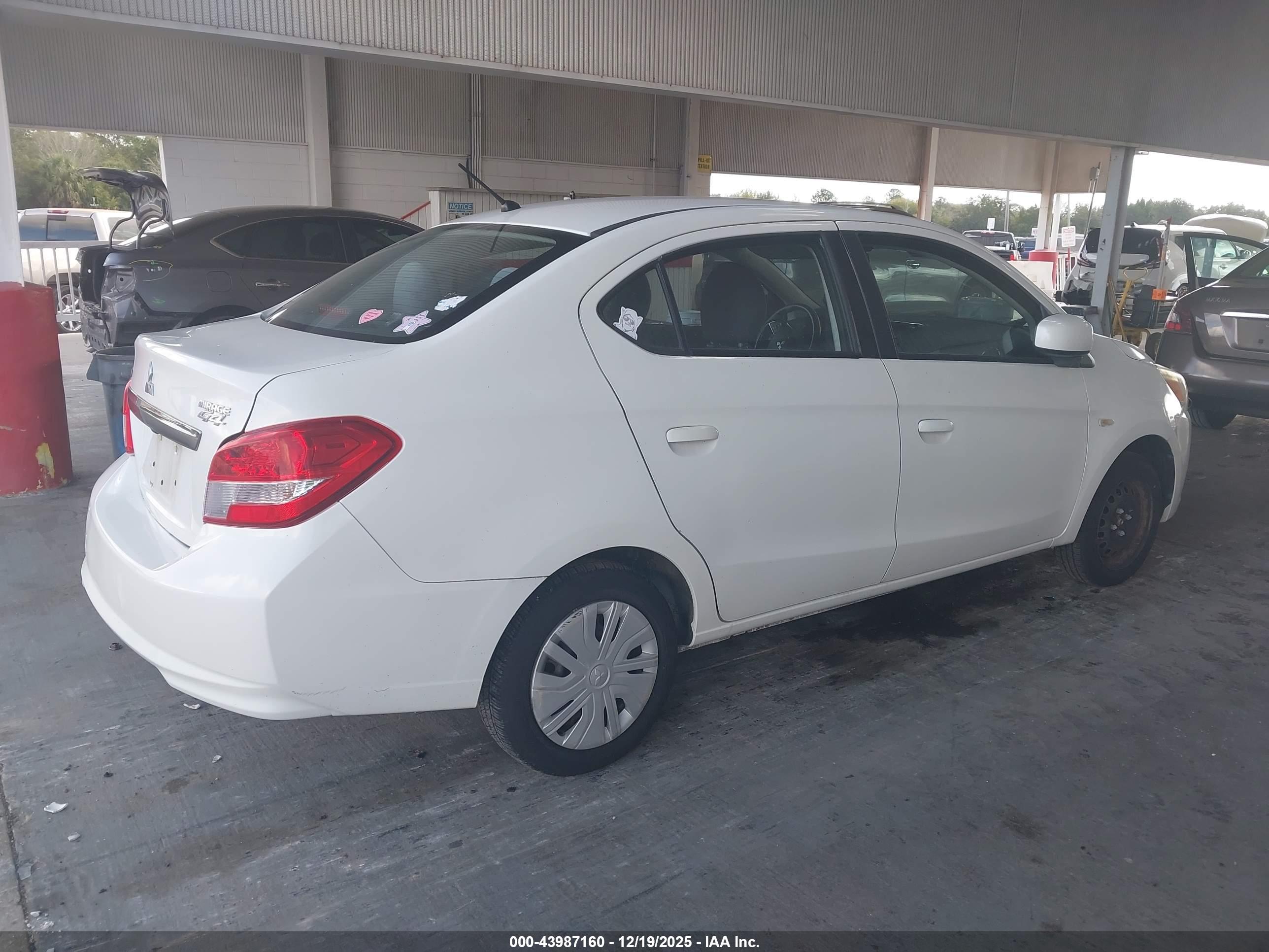 MITSUBISHI MIRAGE image 4
