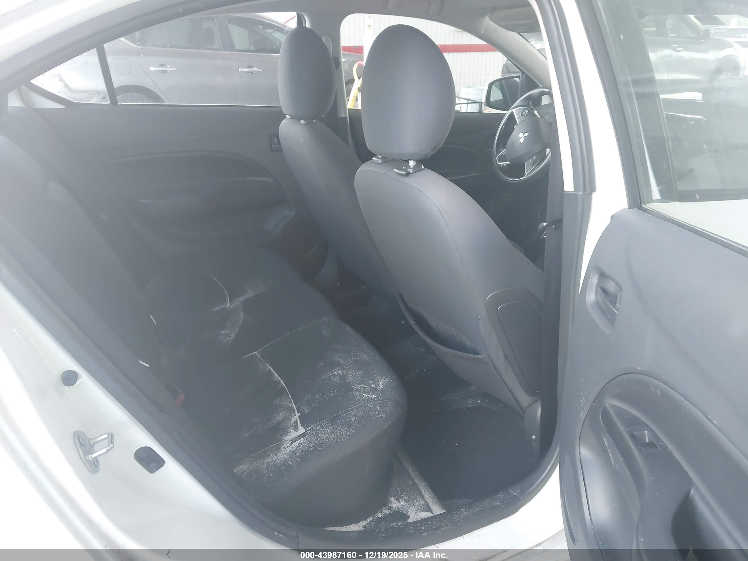 MITSUBISHI MIRAGE image 8