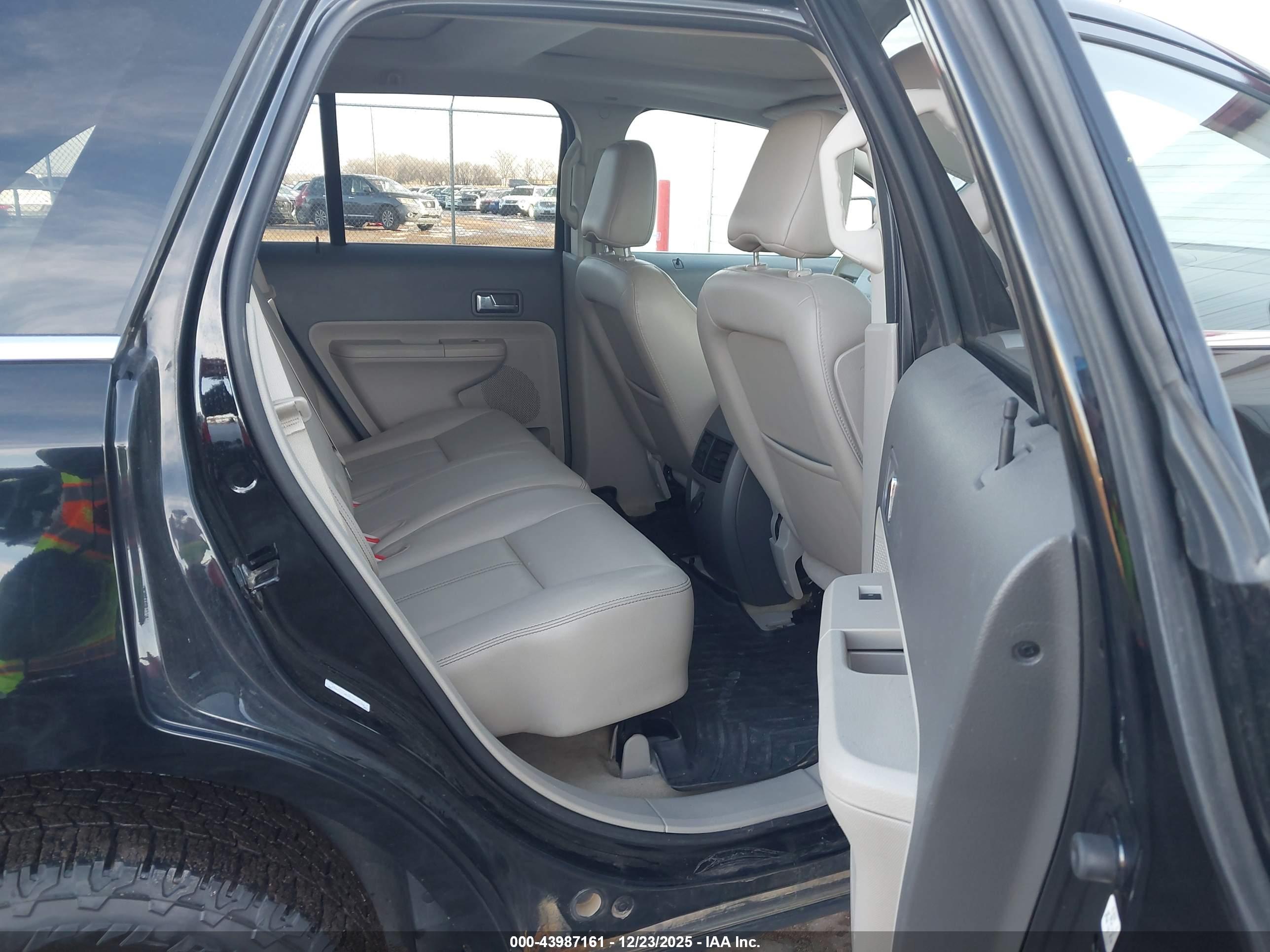 FORD EDGE image 8