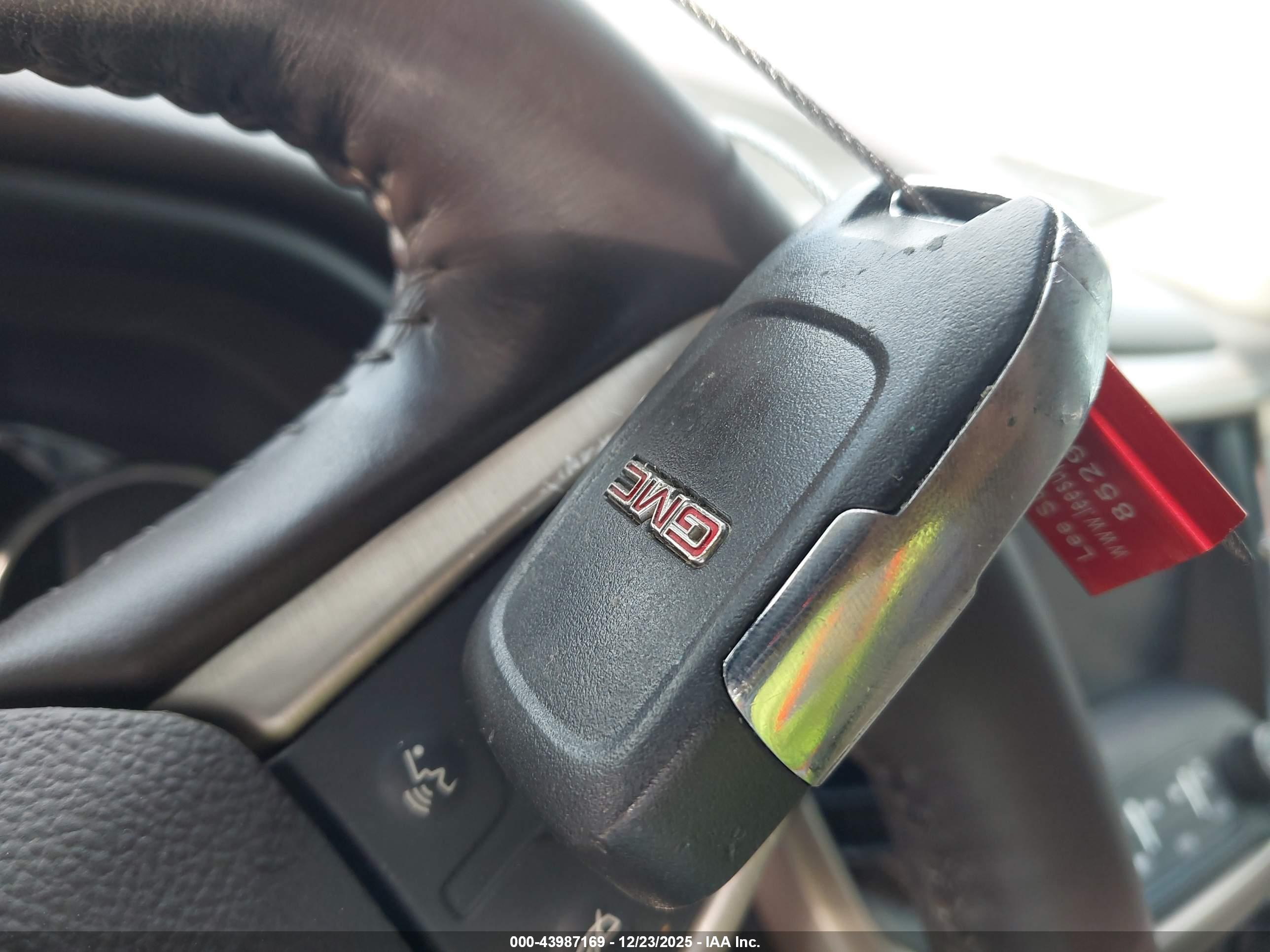 GMC ACADIA image 11