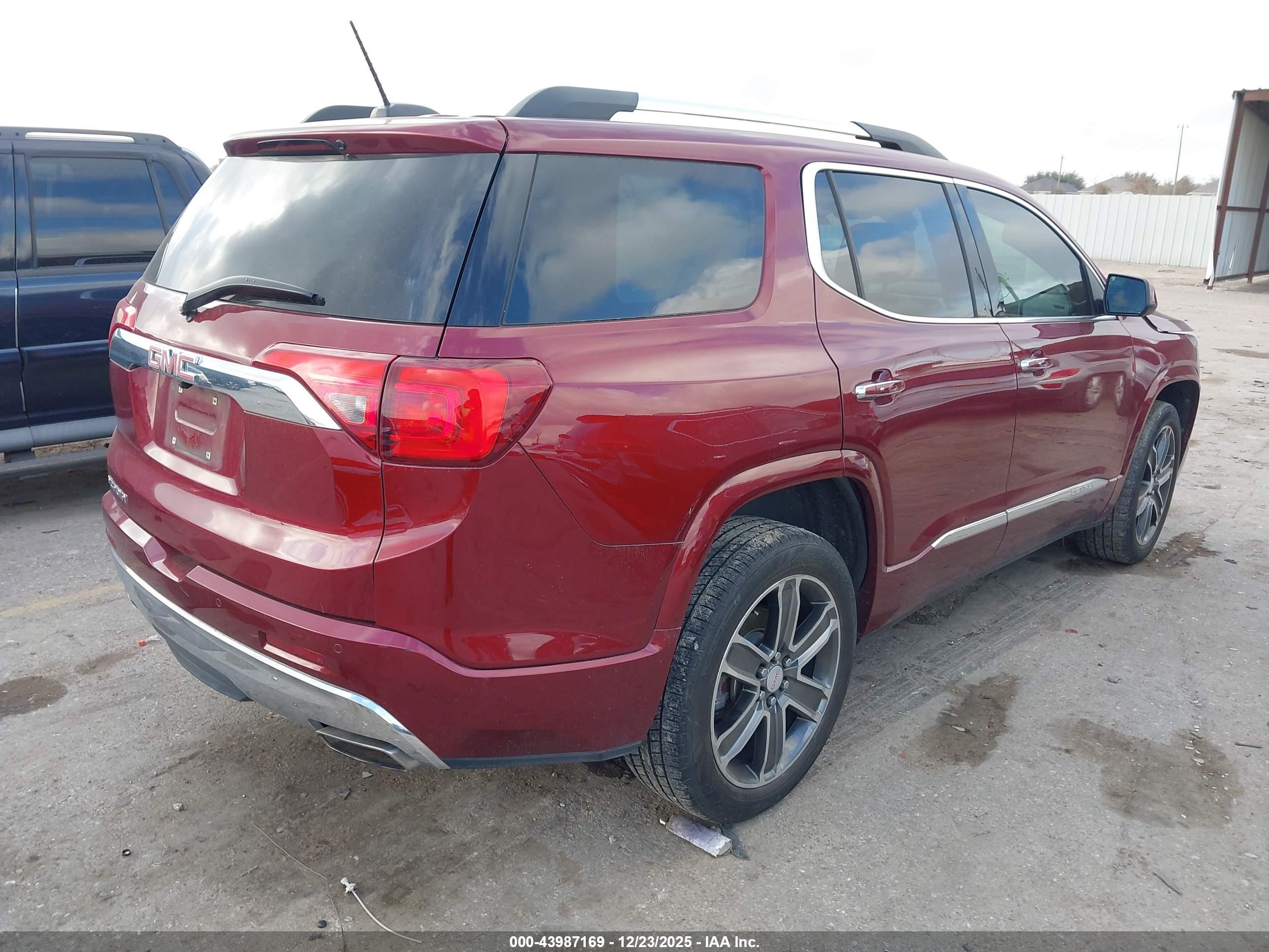 GMC ACADIA image 4