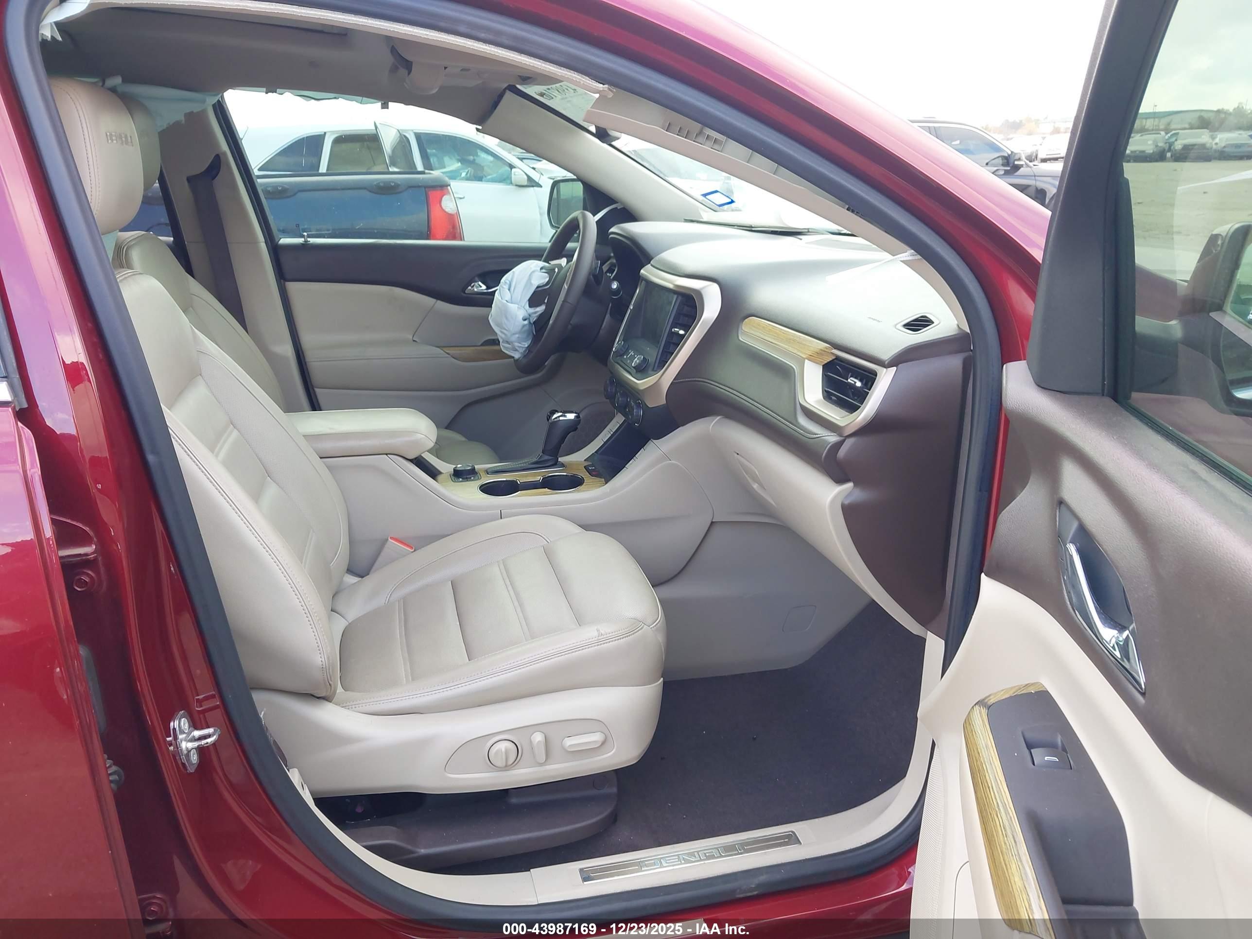 GMC ACADIA image 5