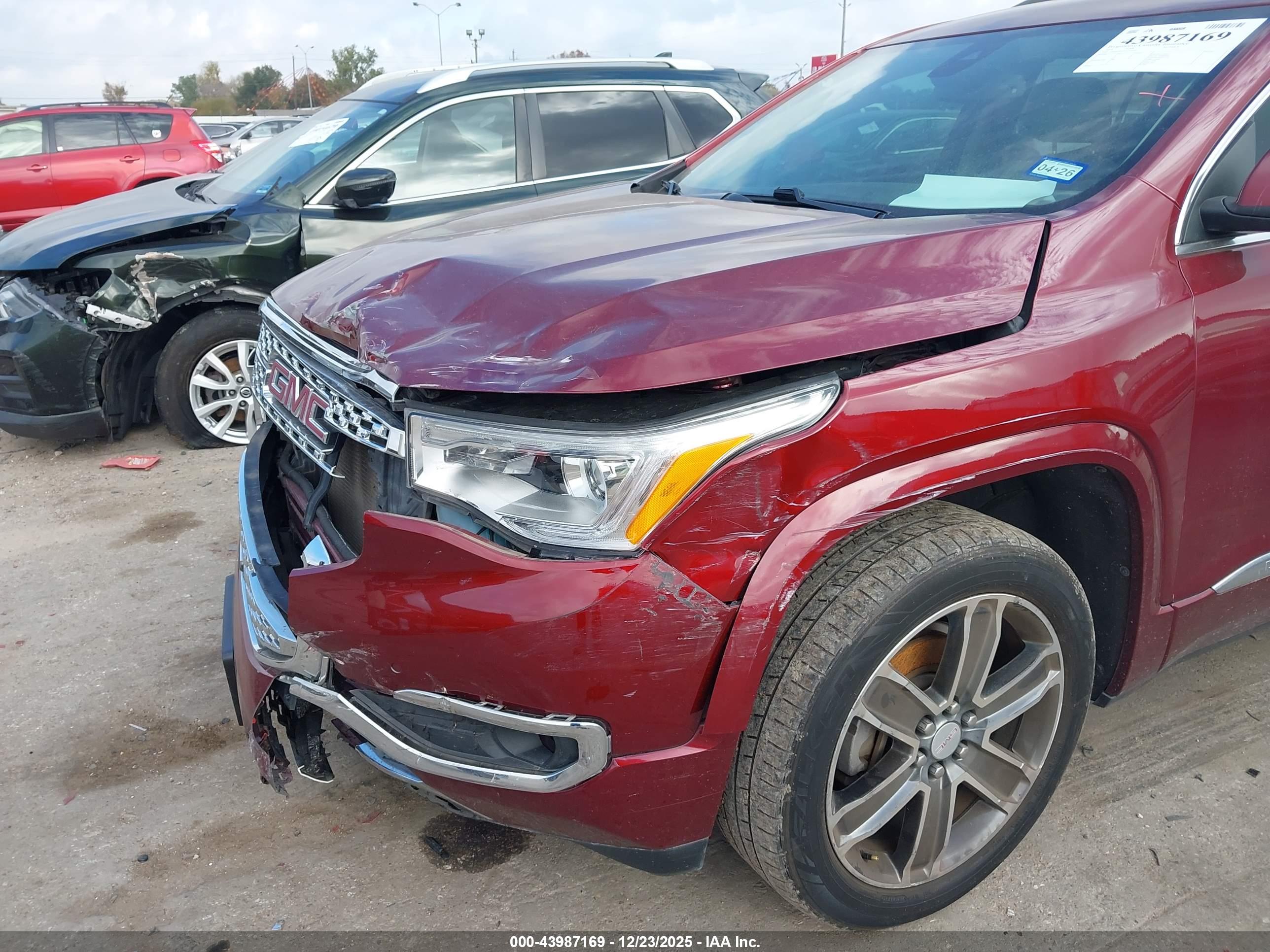 GMC ACADIA image 6