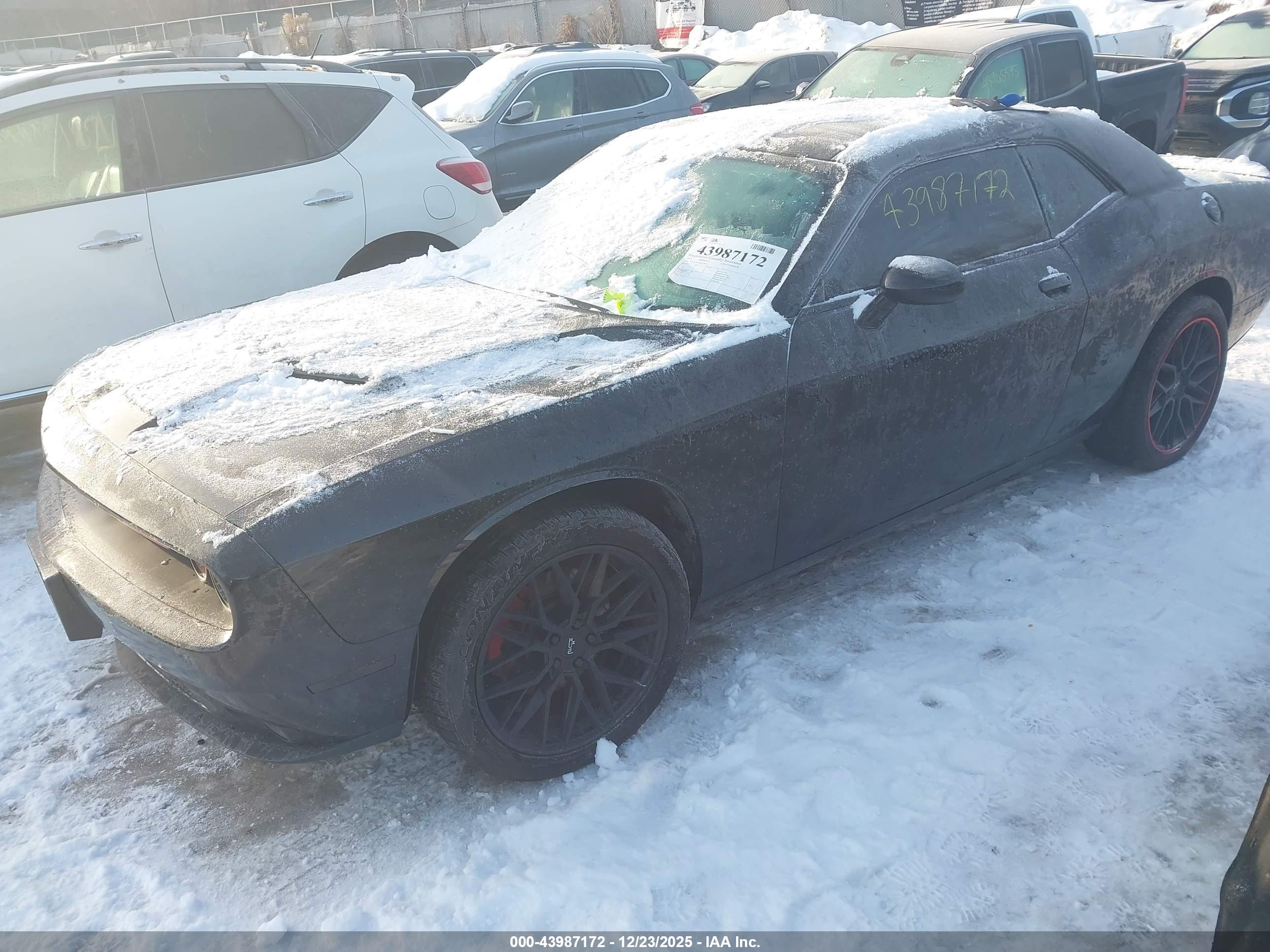 DODGE CHALLENGER image 2