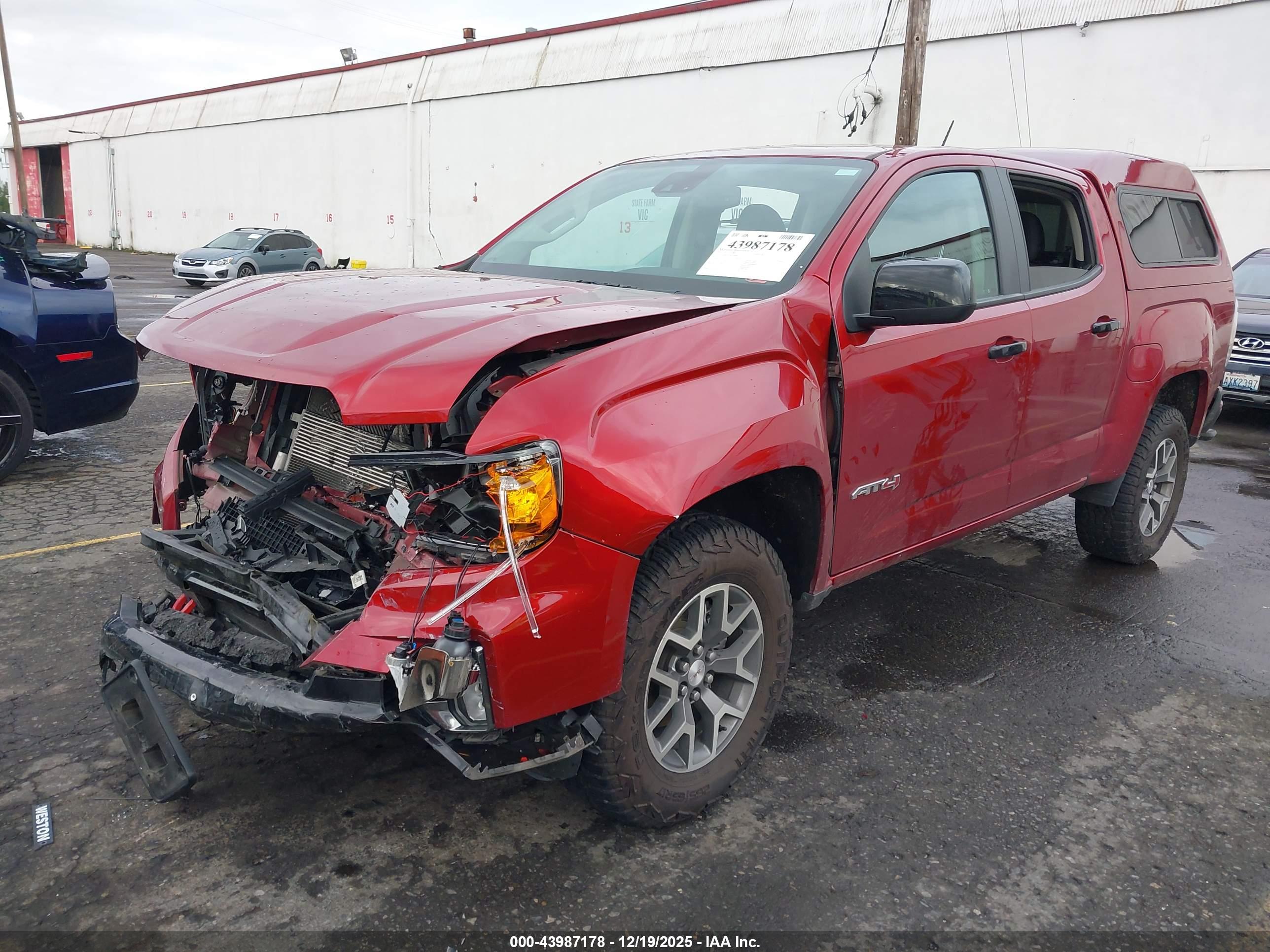 GMC CANYON image 2