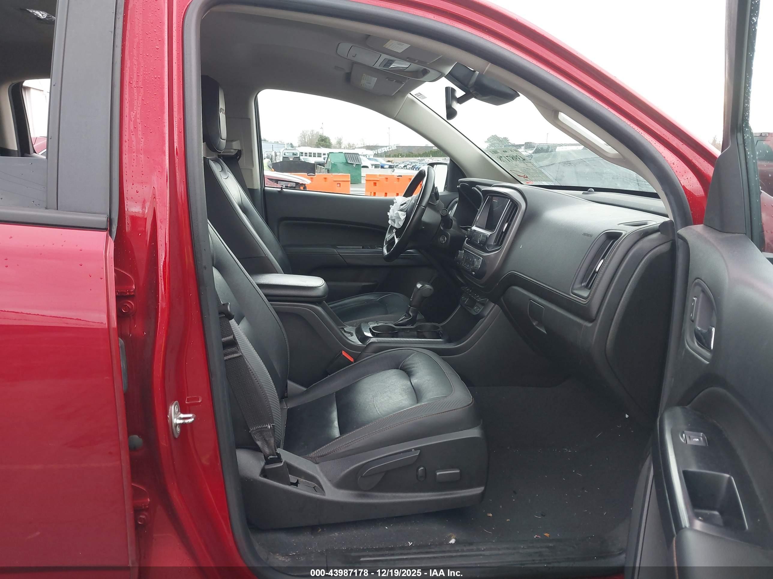 GMC CANYON image 5
