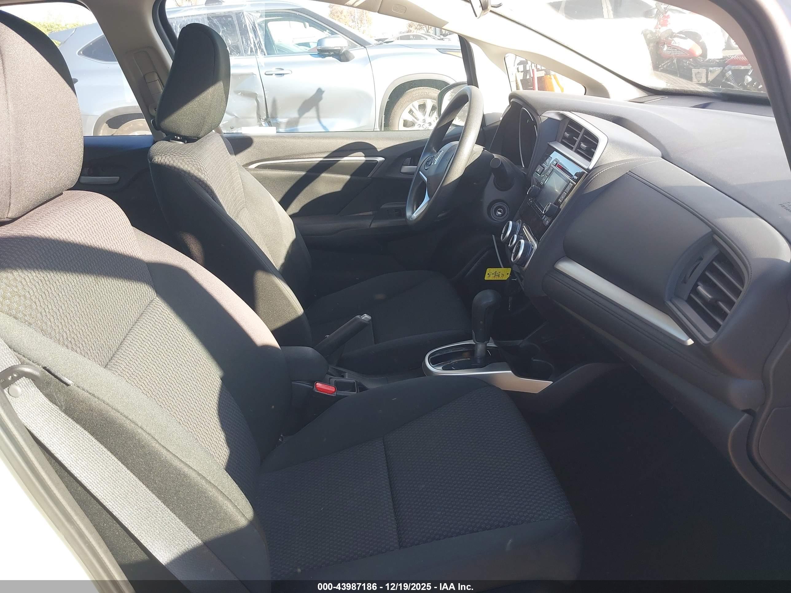 HONDA FIT image 5