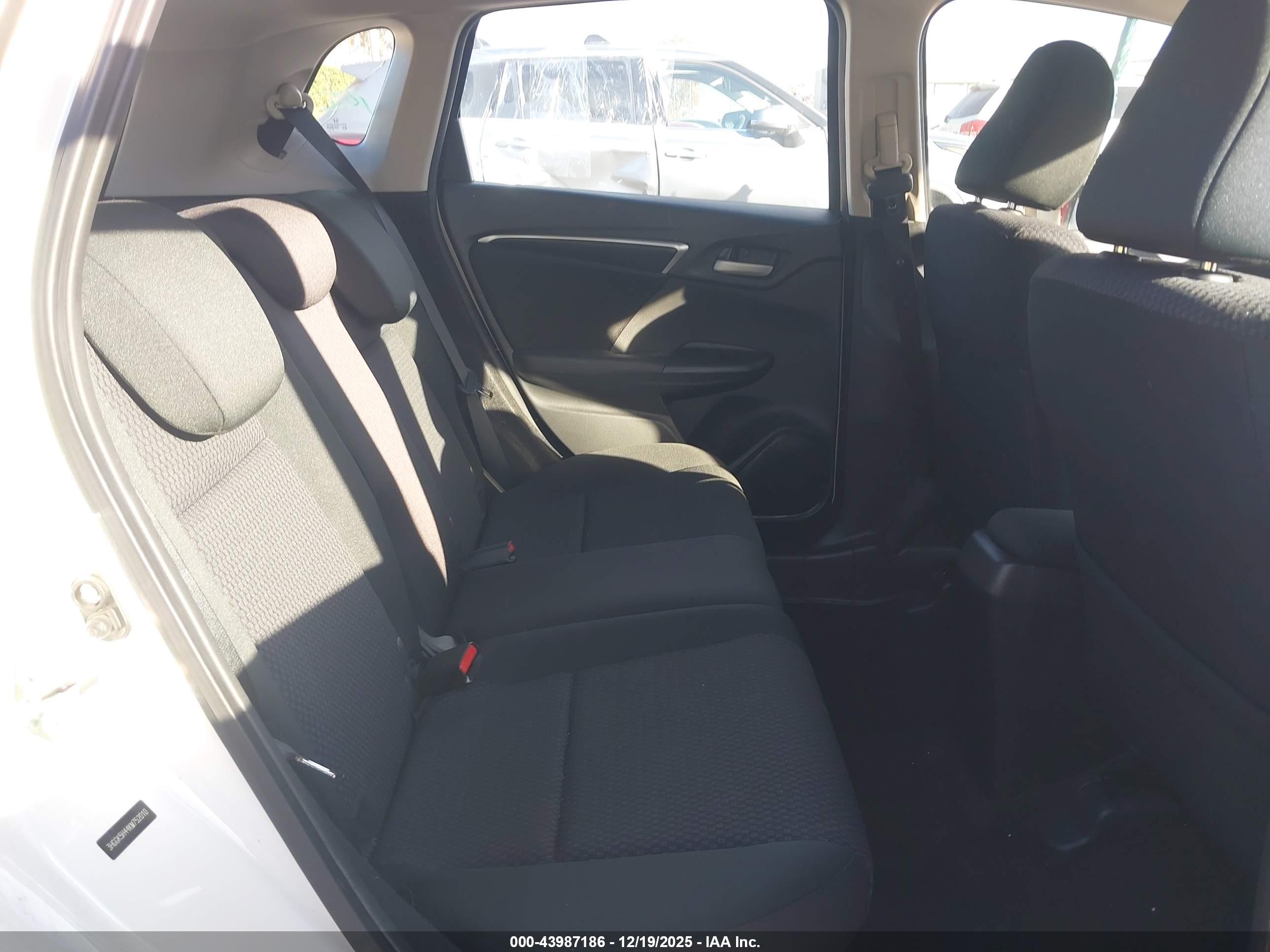 HONDA FIT image 8