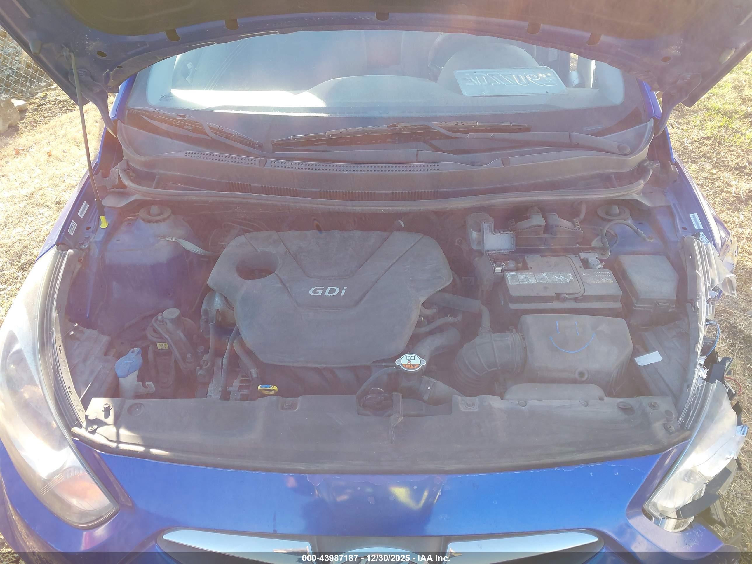 HYUNDAI ACCENT image 10